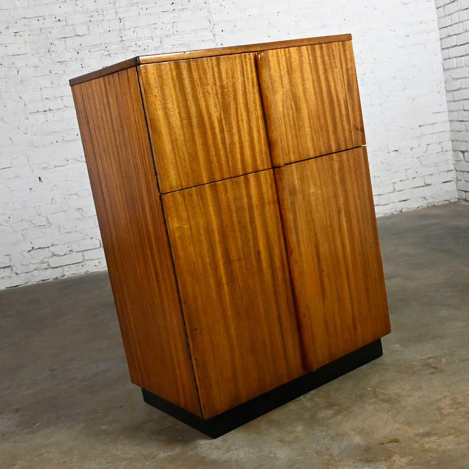 Vintage Art Deco Philippine Mahogany Dry Bar or Liquor Cabinet In Good Condition For Sale In Topeka, KS