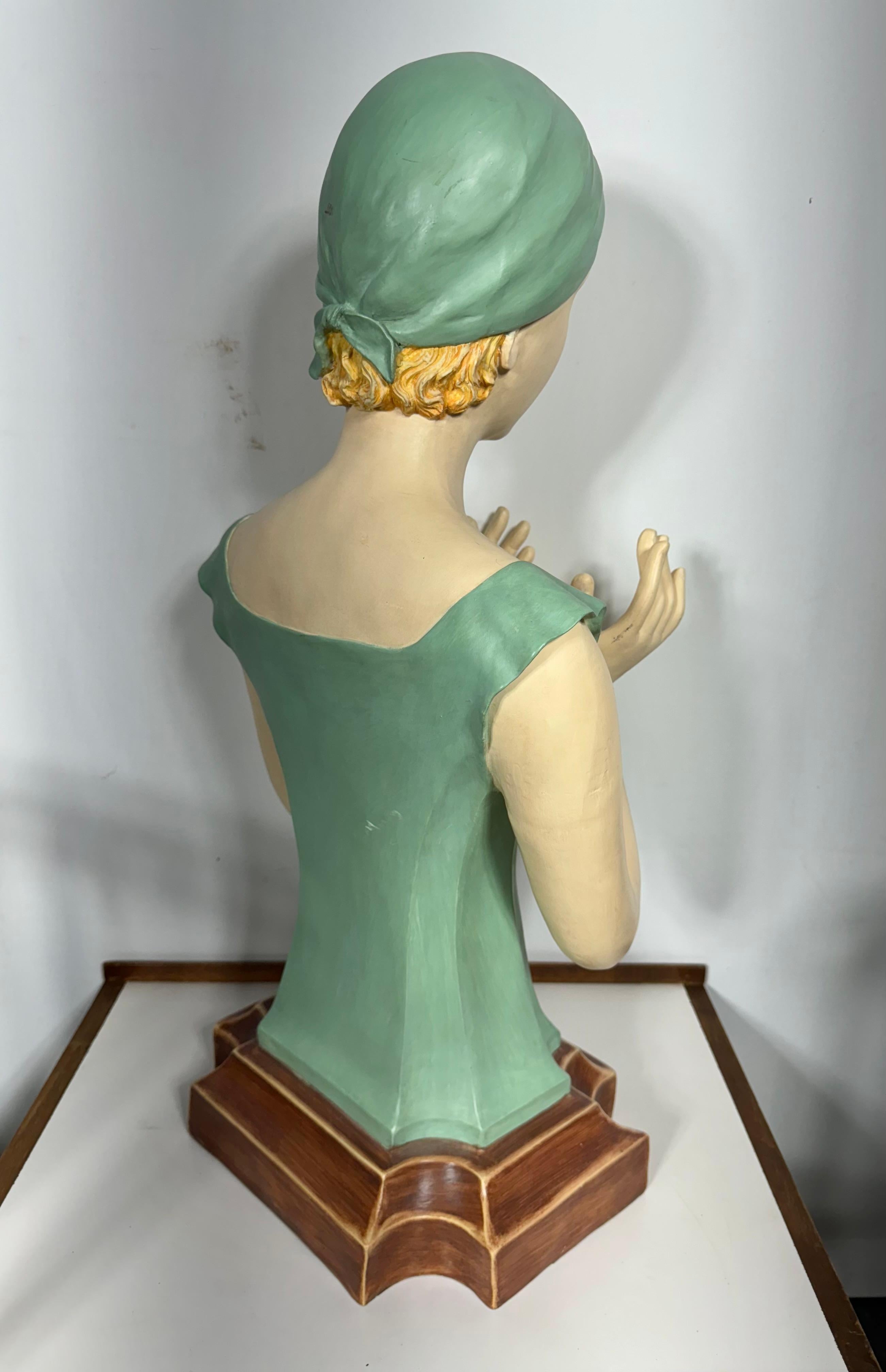 Maniquí de medio torso femenino de escayola Art Decó Vintage. Almacén Pellitier en venta 1