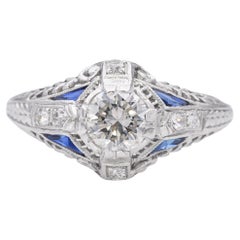 Anello di fidanzamento vintage in platino Art Deco con diamanti e zaffiri da 0,74 TCW in filigrana