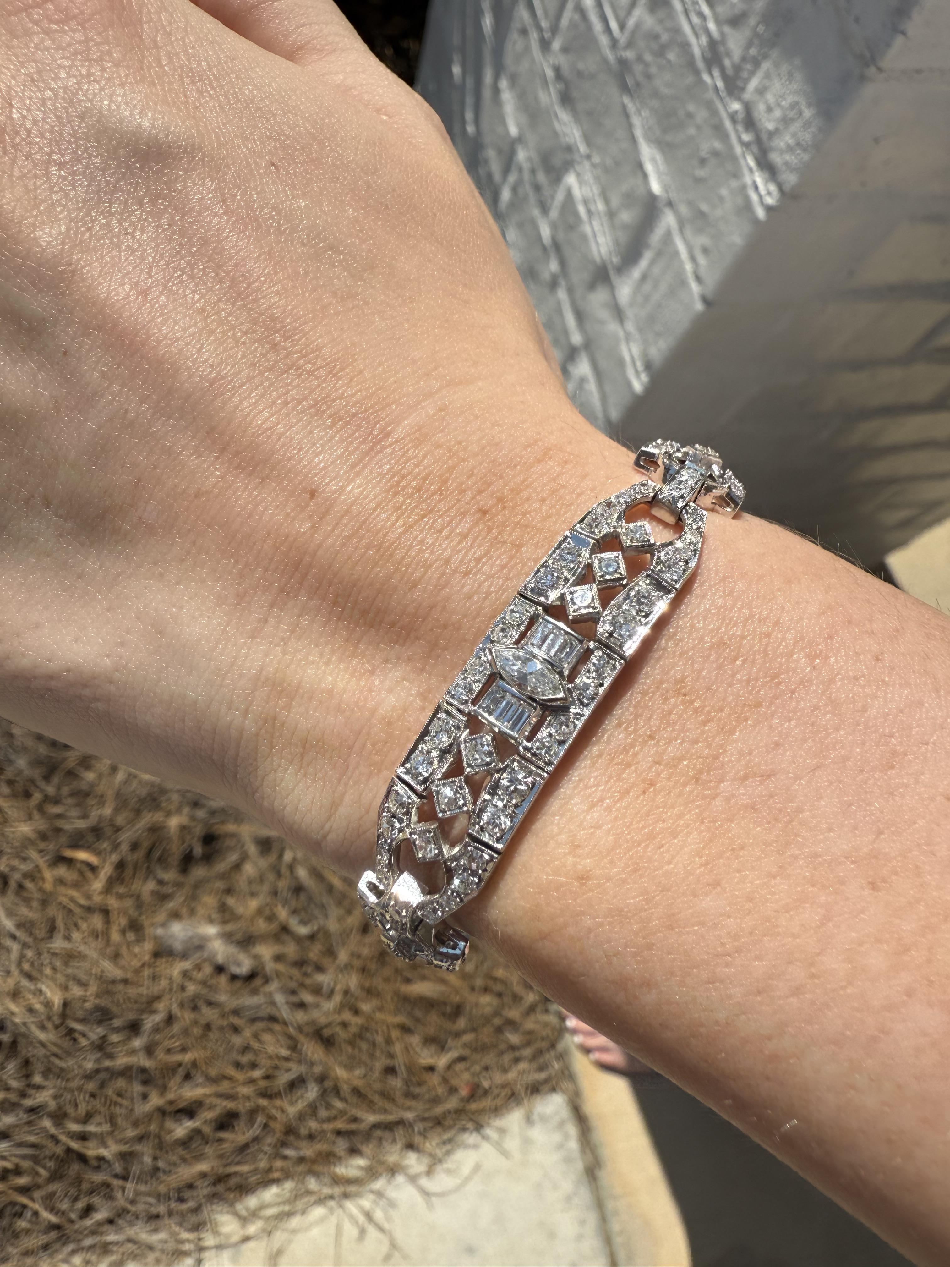 Art Déco Bracciale tennis vintage Art of Vintage in platino con diamanti da 6 carati in vendita