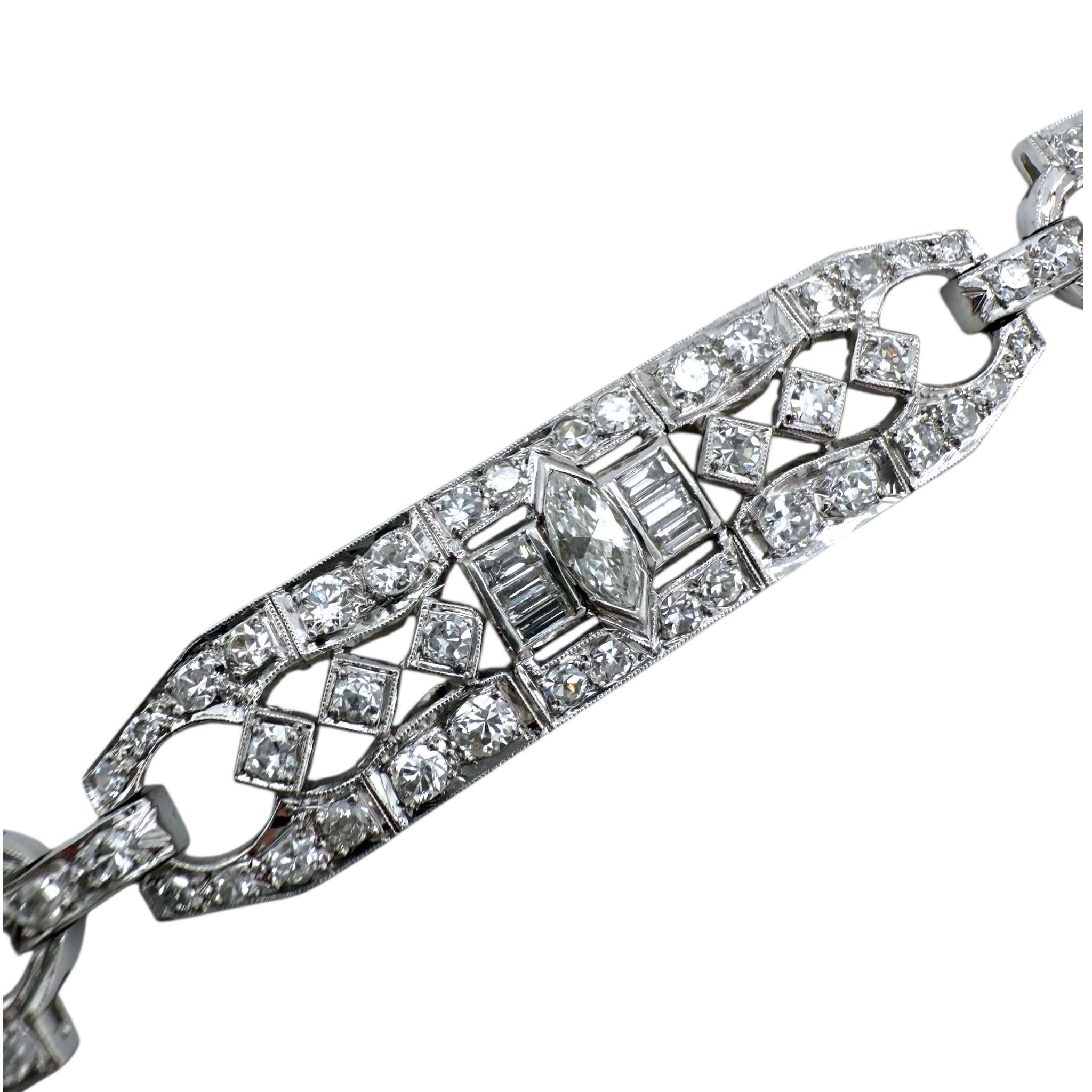 Taglio misto Bracciale tennis vintage Art of Vintage in platino con diamanti da 6 carati in vendita