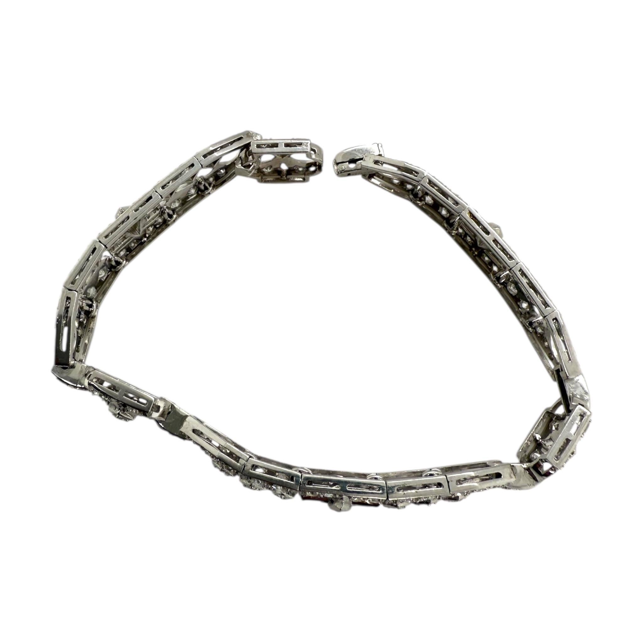 Bracciale tennis vintage Art of Vintage in platino con diamanti da 6 carati in vendita 1