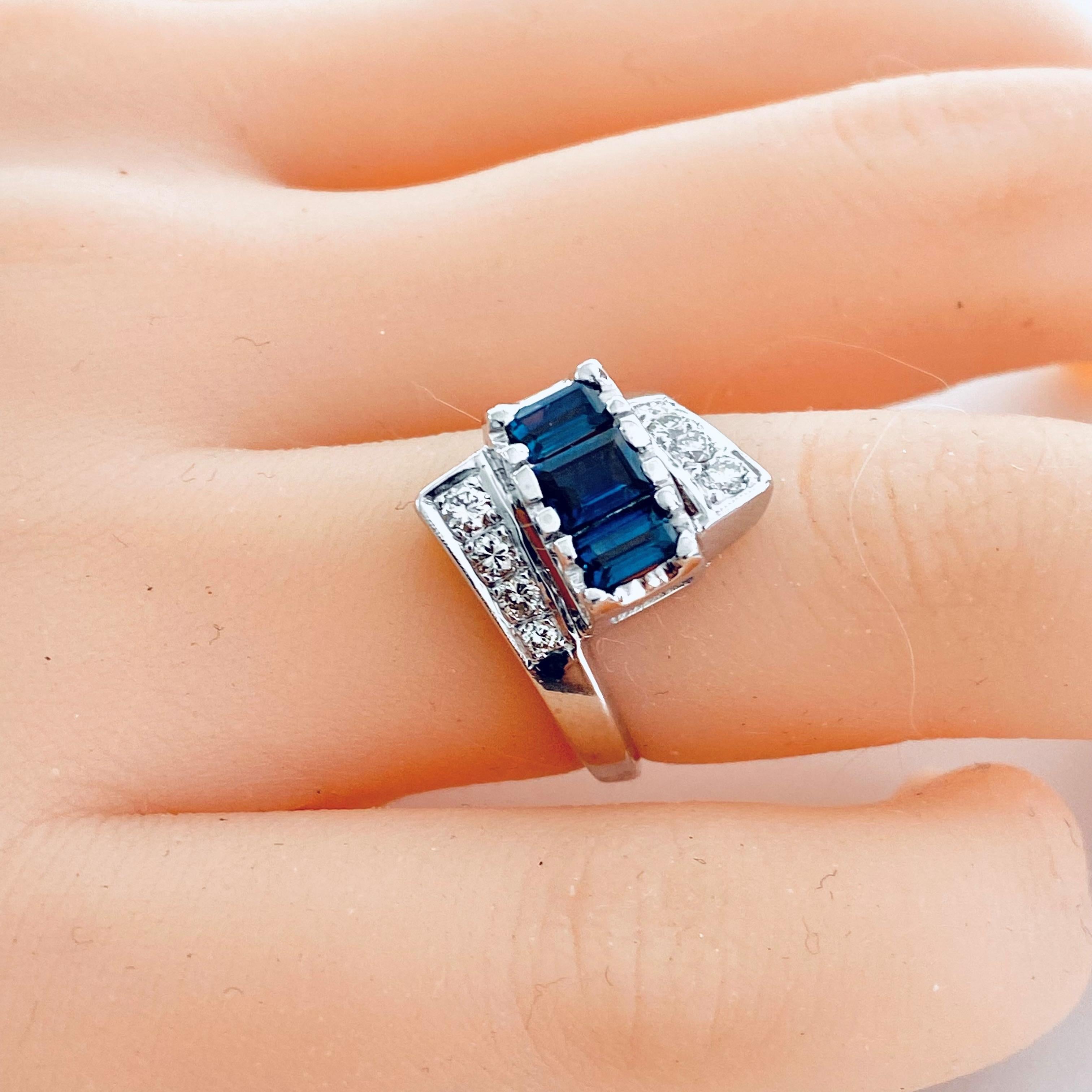 Vintage Art Deco Platinum Diamond and Sapphire 1.60 Carat Cocktail Cluster Ring In Good Condition For Sale In New York, NY
