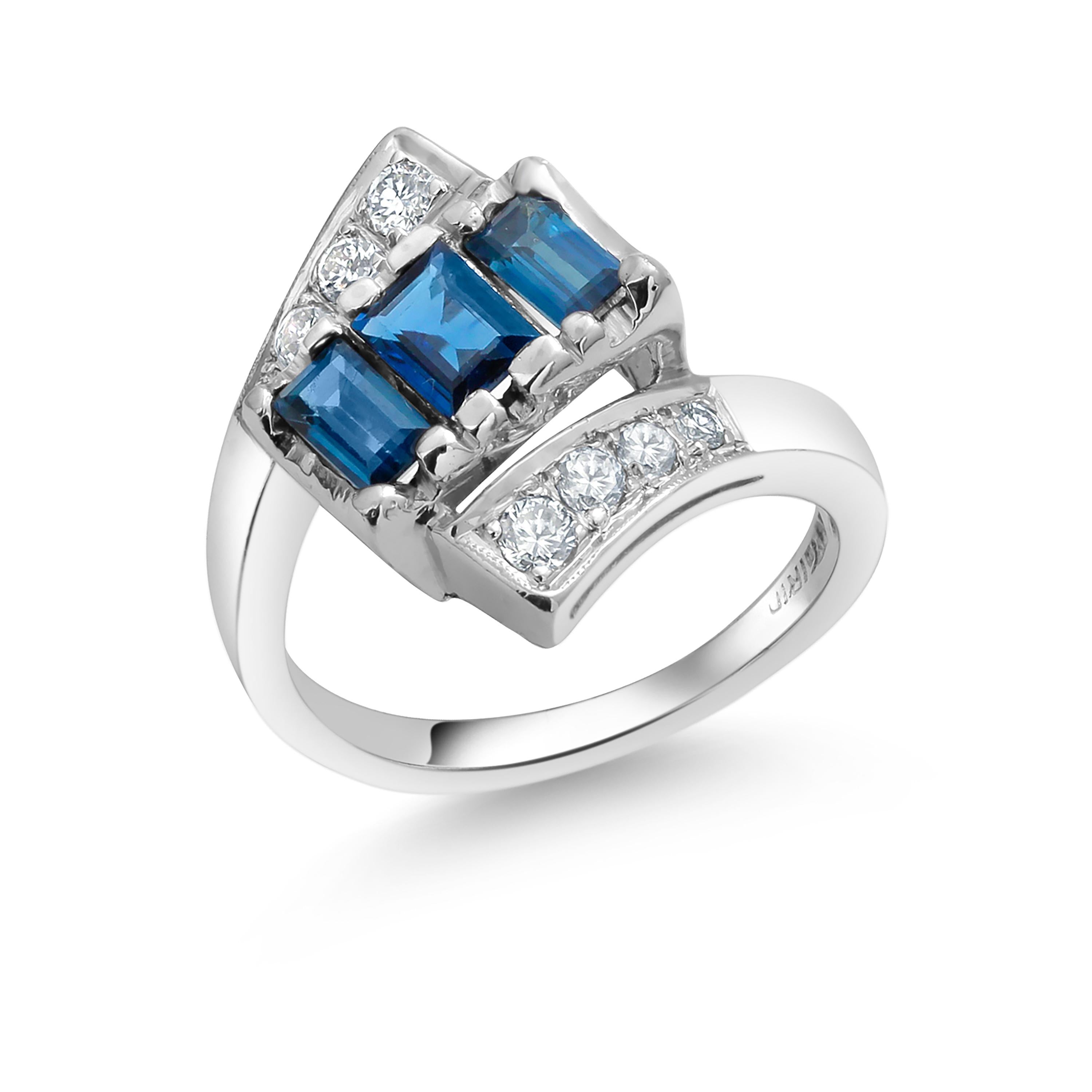 Women's or Men's Vintage Art Deco Platinum Diamond and Sapphire 1.60 Carat Cocktail Cluster Ring For Sale