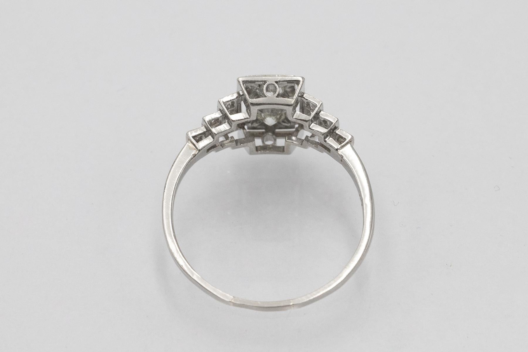 Anello vintage Art Deco in platino con diamanti antichi di taglio Brilliante anni '40 In condizioni buone in vendita a Chorzów, PL