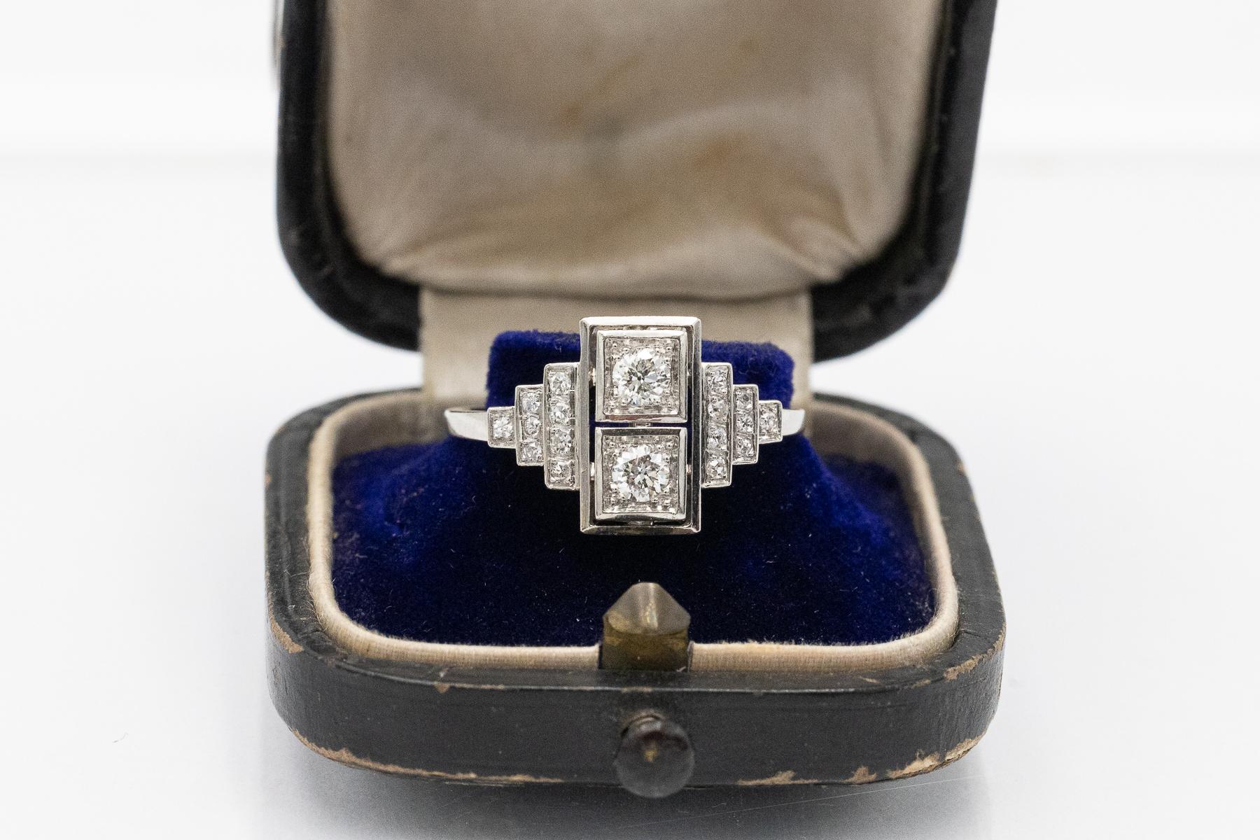 Donna Anello vintage Art Deco in platino con diamanti antichi di taglio Brilliante anni '40 in vendita
