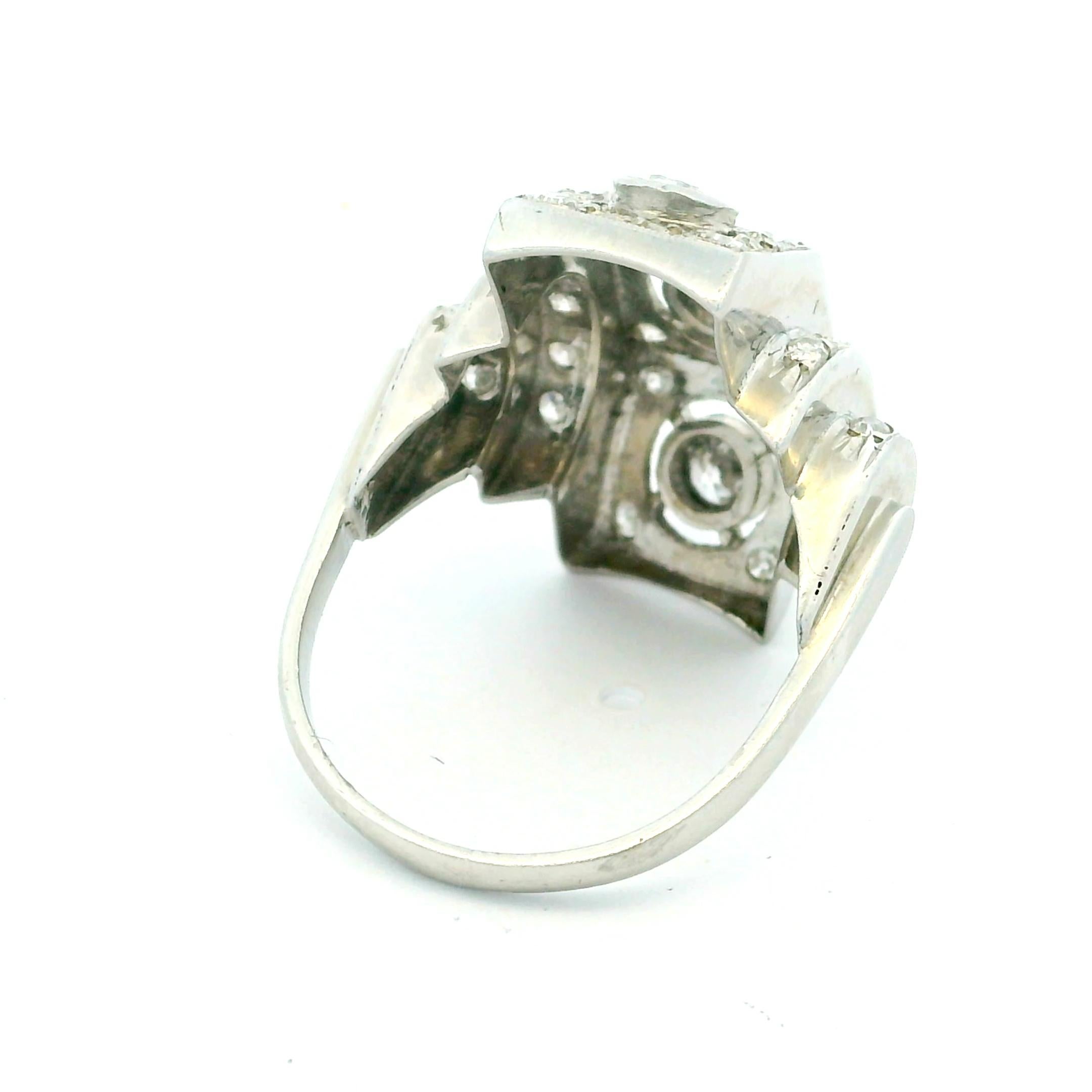 Vintage Art Deco Platin Diamantring mit Stufenschliff, Mitte des Jahrhunderts Modern im Angebot 9