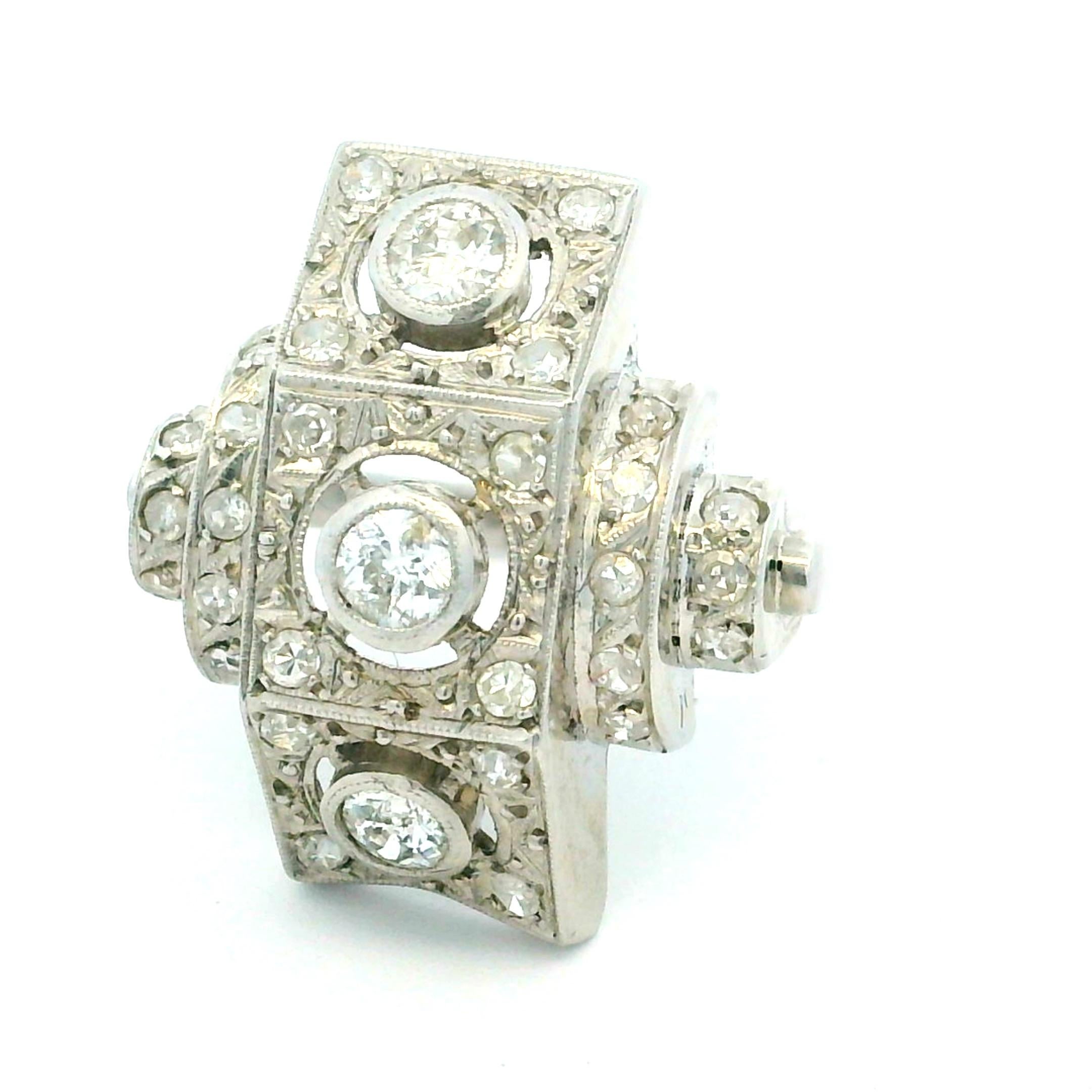 Vintage Art Deco Platin Diamantring mit Stufenschliff, Mitte des Jahrhunderts Modern (Art déco) im Angebot
