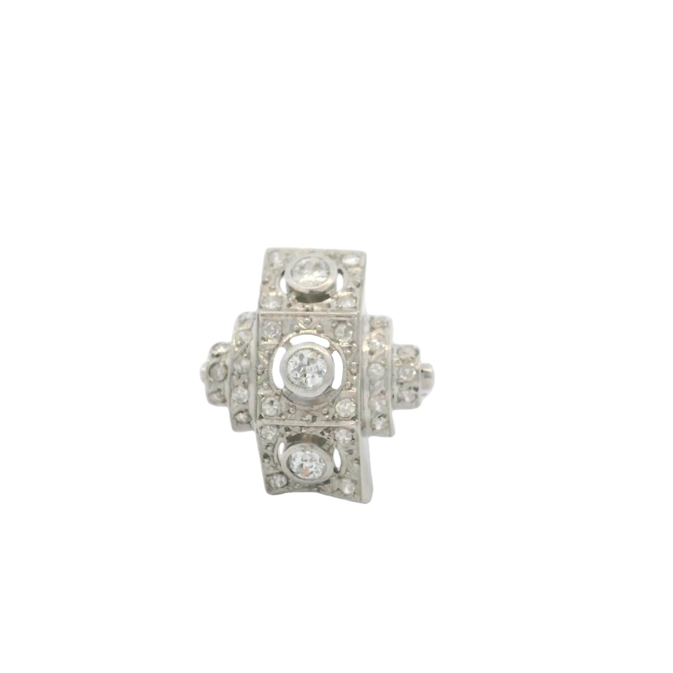 Vintage Art Deco Platin Diamantring mit Stufenschliff, Mitte des Jahrhunderts Modern für Damen oder Herren im Angebot
