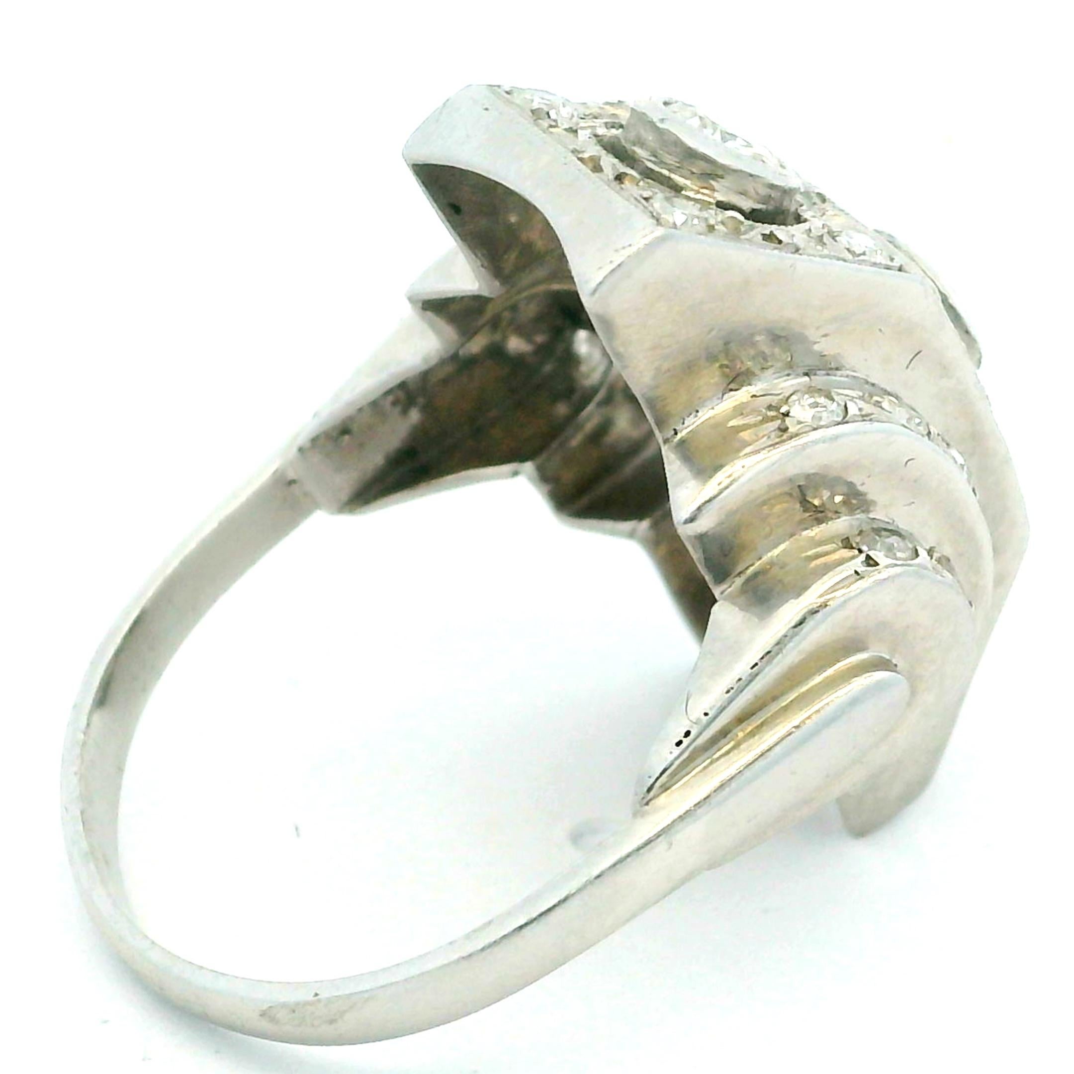 Vintage Art Deco Platin Diamantring mit Stufenschliff, Mitte des Jahrhunderts Modern im Angebot 1