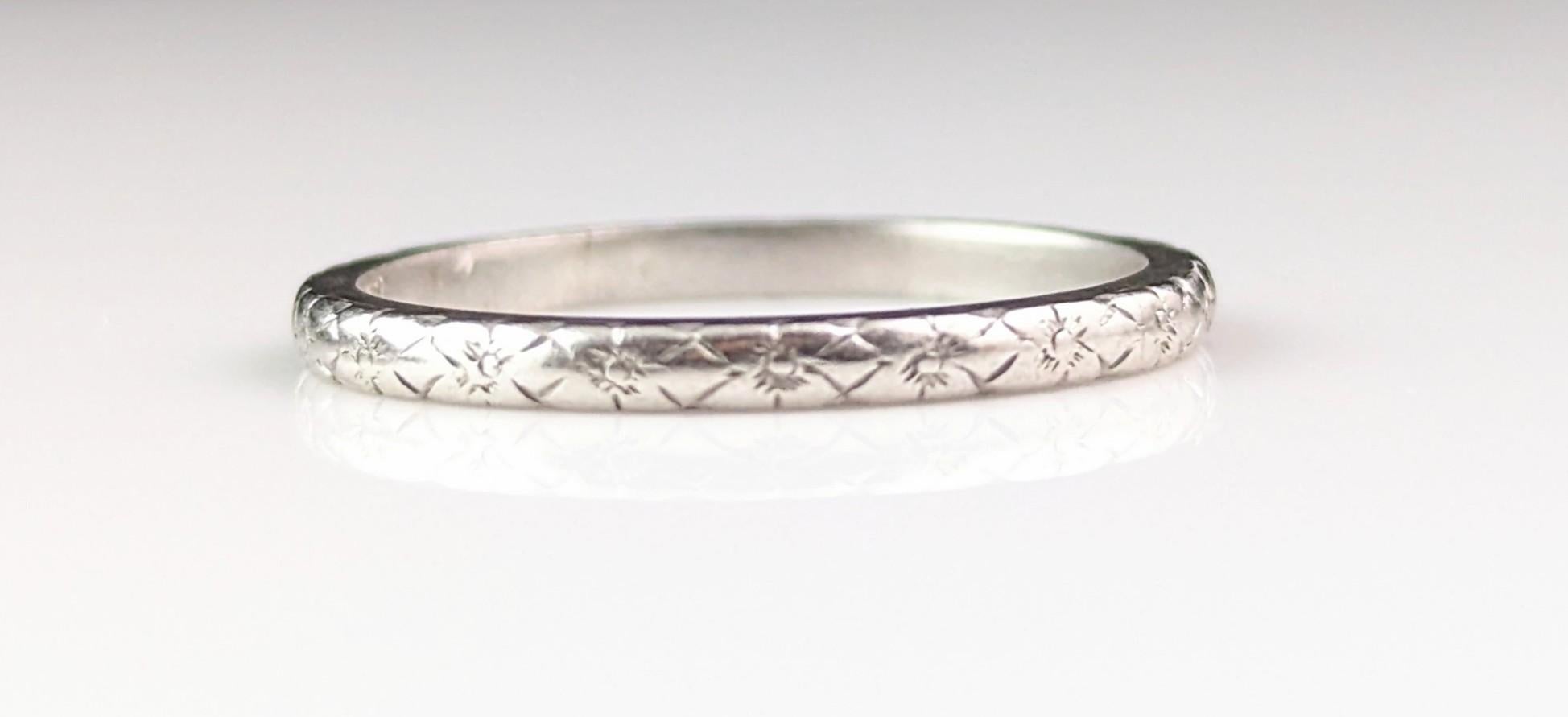 Vintage Art Deco platinum wedding band ring, Blossom engraved  For Sale 11