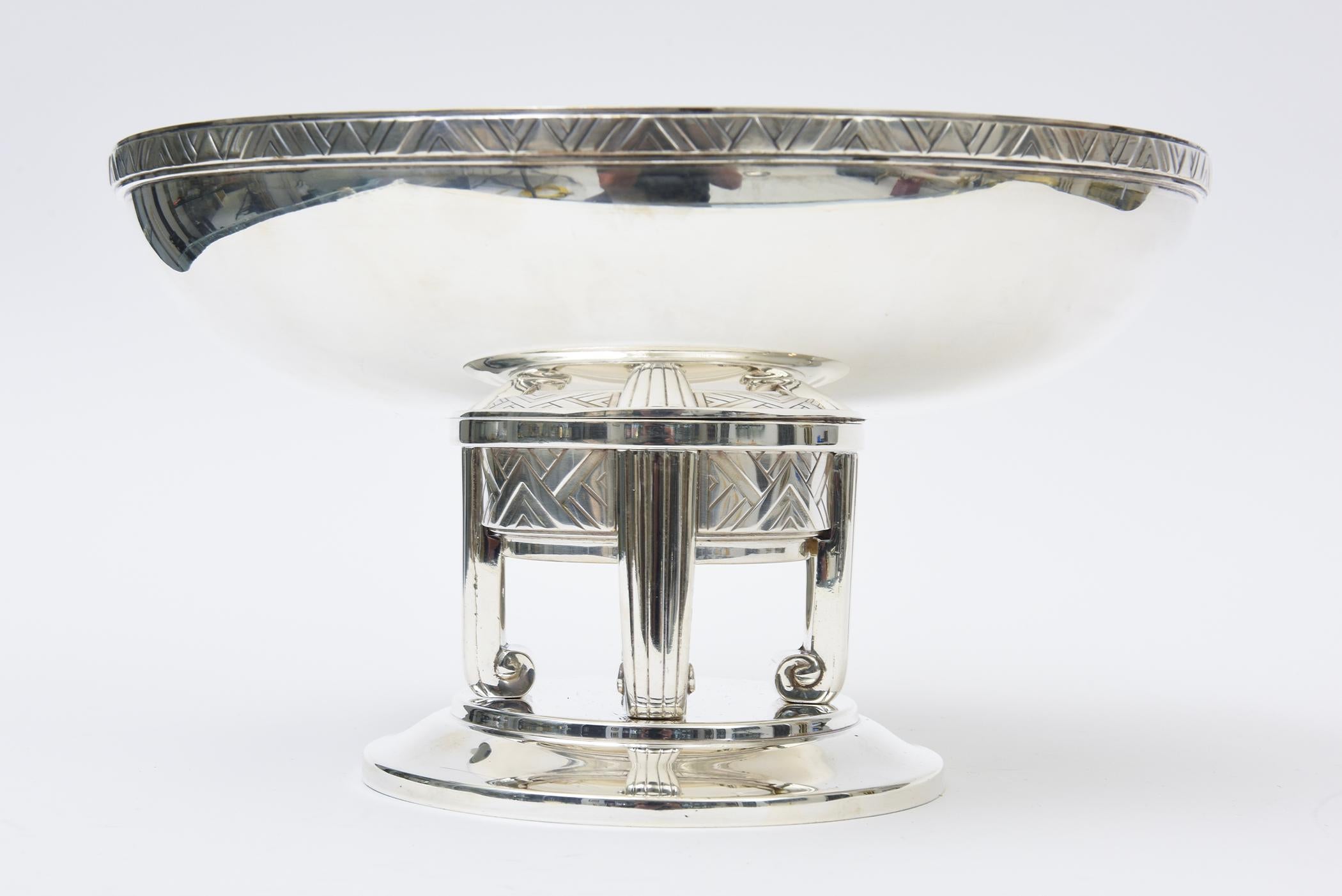 Vintage Art Deco Rare Hallmarked Apollo Silver-Plate Pedestal Bowl With Chevron For Sale 3