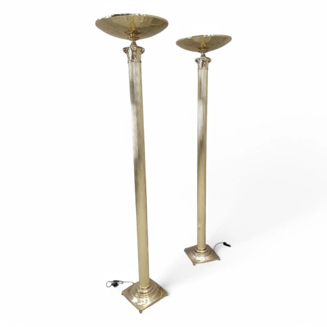 Paire de lampadaires torchères corinthiennes à colonne en laiton Art Déco Rembrandt en vente 3