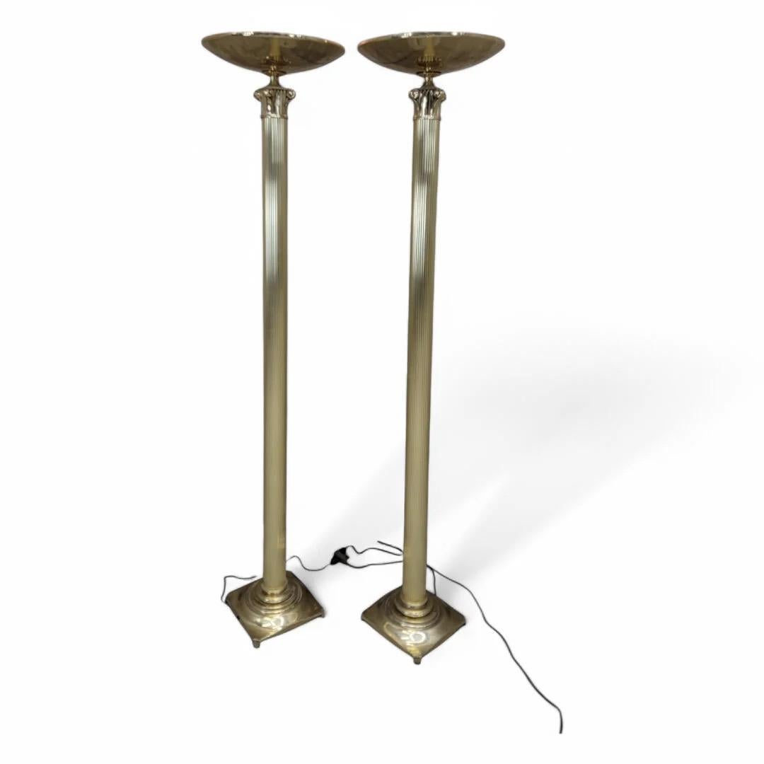 Paire de lampadaires torchères corinthiennes à colonne en laiton Art Déco Rembrandt en vente 4