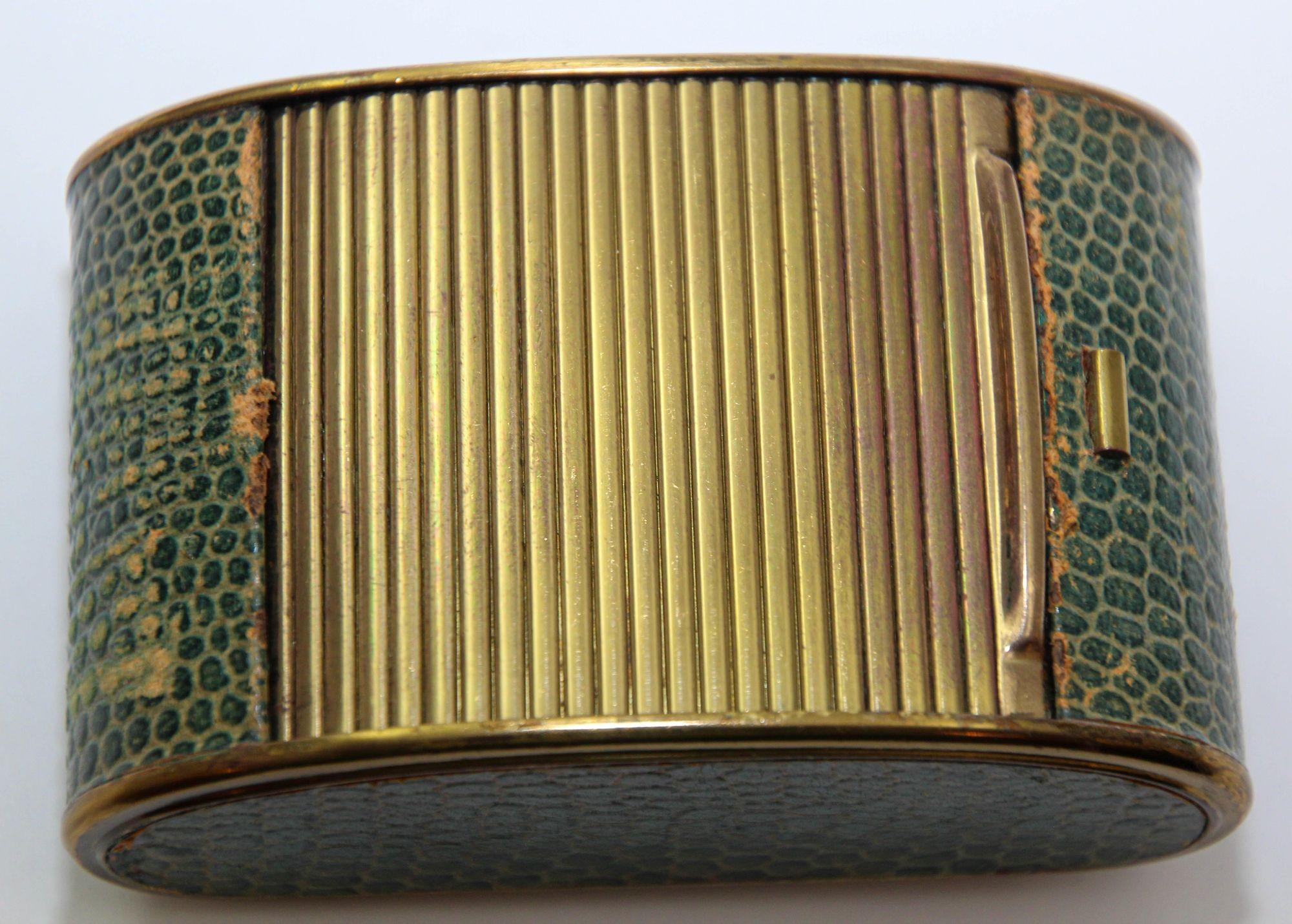 Vintage Art Deco Rensie Travel Alarm Clock in Brass and Green Shagreen 1930s In Good Condition For Sale In North Hollywood, CA