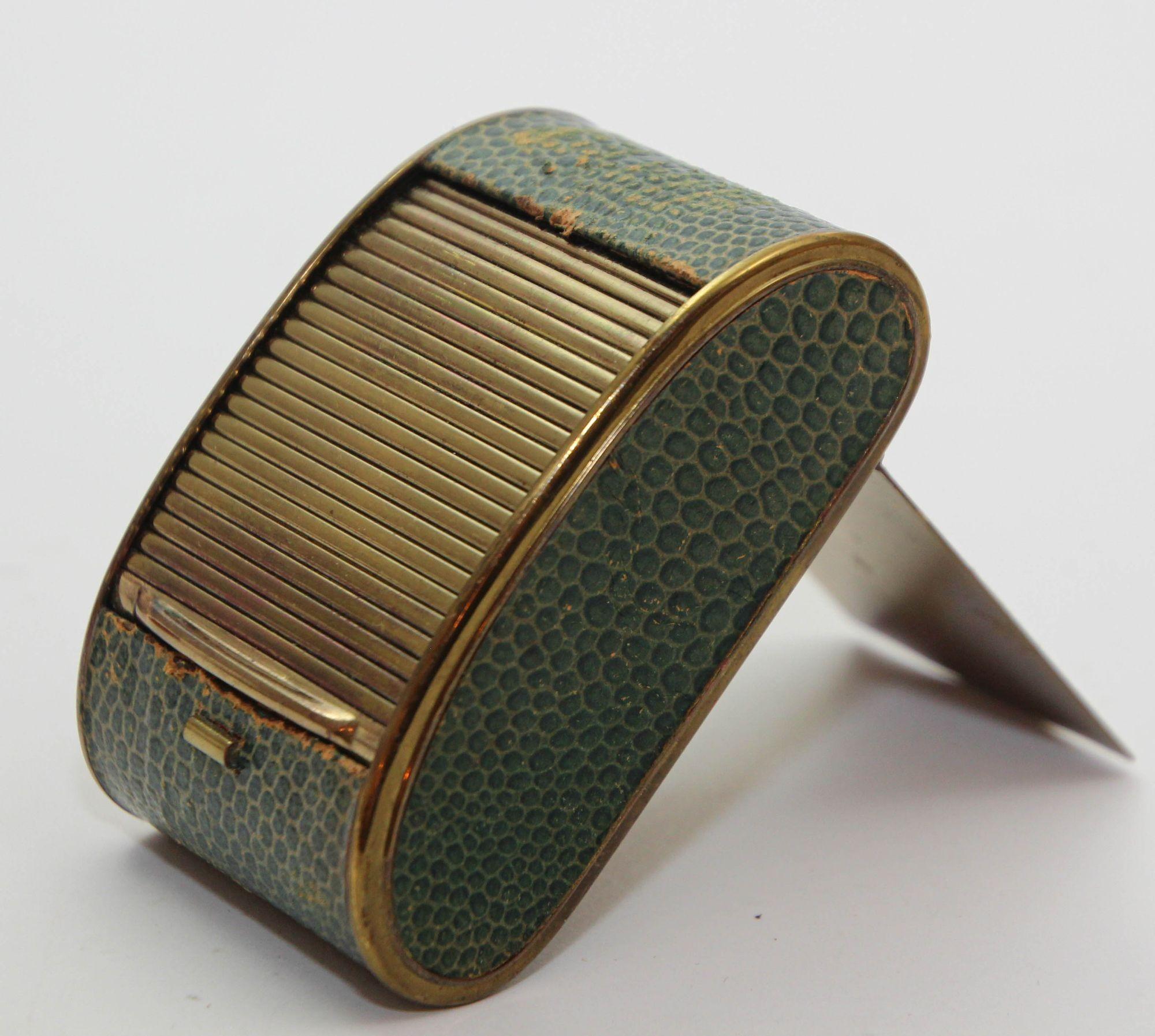 Vintage Art Deco Rensie Travel Alarm Clock in Brass and Green Shagreen 1930s For Sale 2
