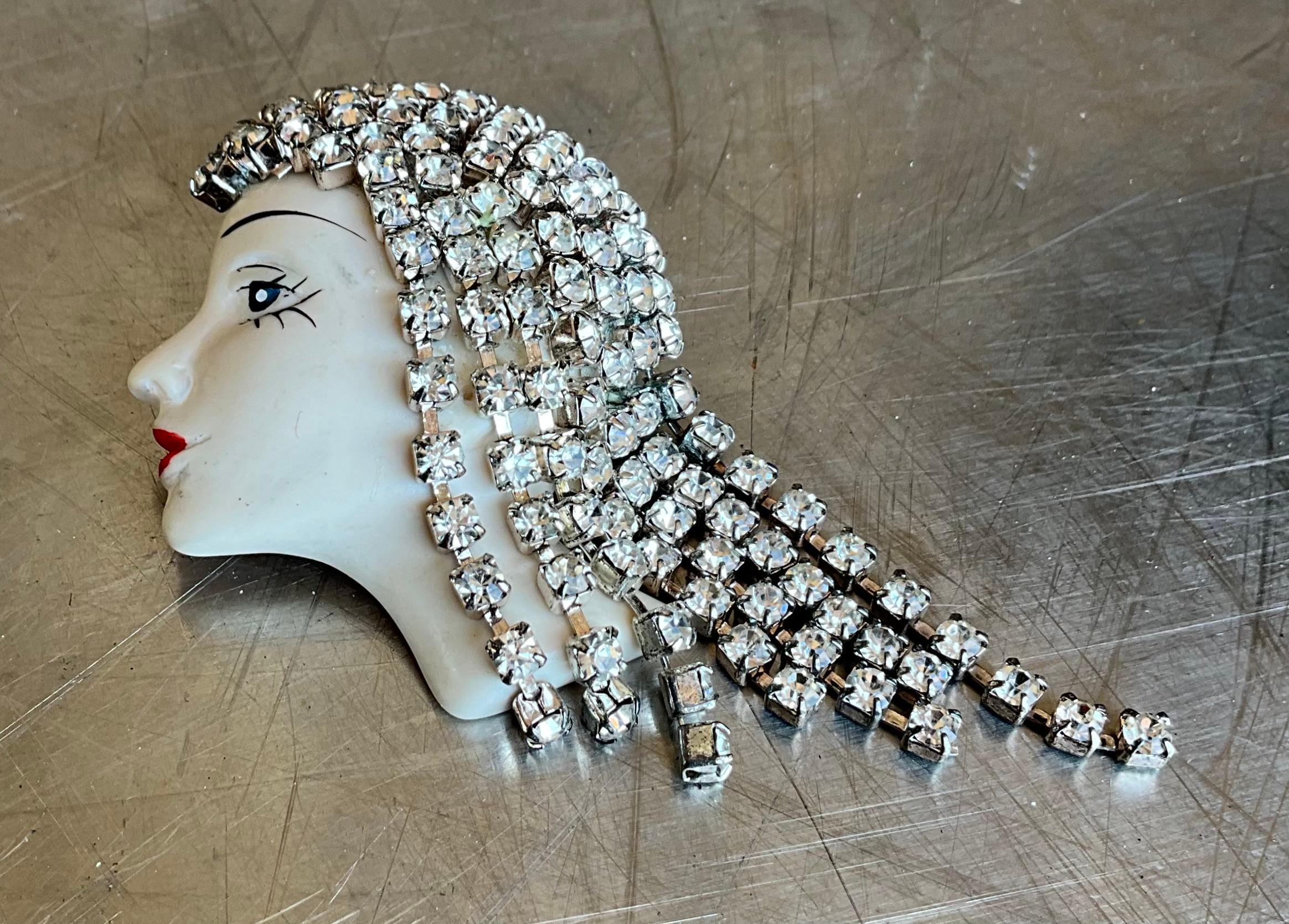 Vintage Art Deco Strass Brosche Flapper Brosche für Damen oder Herren im Angebot