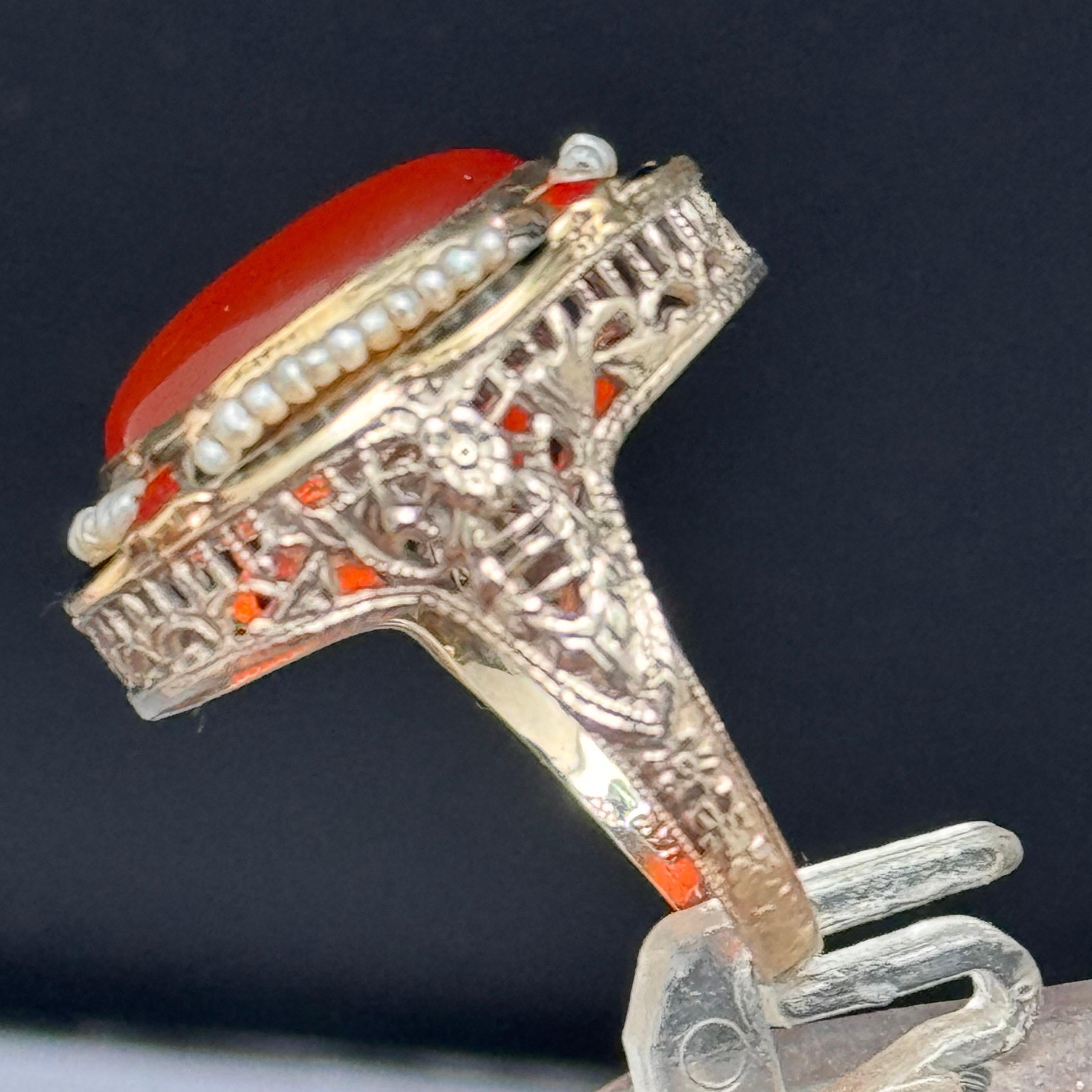 Filigraner Art-Déco-Ring aus 14 Karat Weißgold mit Karneol und Saatperlen und Emaille im Vintage-Stil im Angebot 4