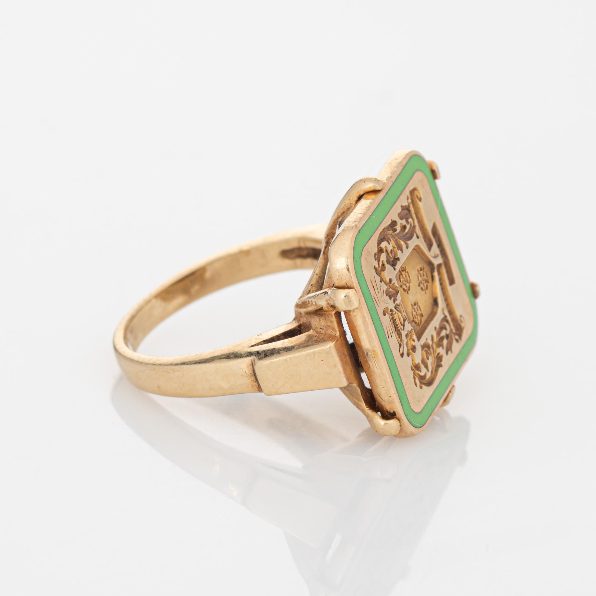 Vintage Art Deco Ring Family Crest Signet Green Enamel 14k Yellow Gold Sz 4.5 In Good Condition In Torrance, CA