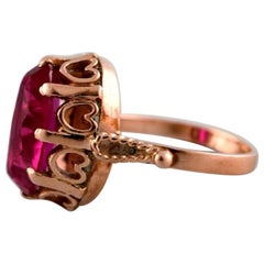 Vintage Art Deco Ring in 14 Carat Gold with Large Violet Semi-Precious Stone