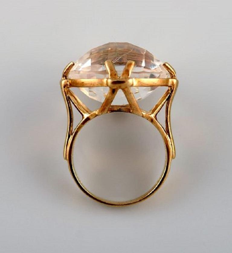 Vintage Art Deco Ring in 9 Carat Gold Adorned with Large Clear Stone In Good Condition In bronshoj, DK