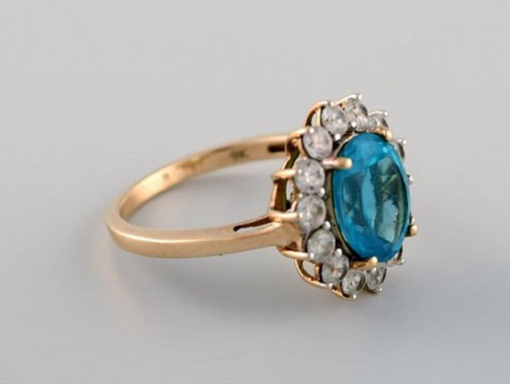 Vintage Art Deco ring in 9 carat gold adorned with several semi-precious stones. 1940's.
Diameter: 19 mm.
US size: 9.
In very good condition.
Stamped.
In most cases we can change the size for a fee (50 USD) per ring.