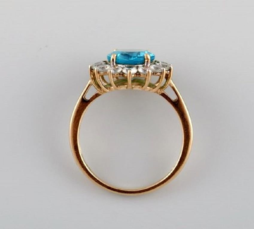 Vintage Art Deco Ring in 9 Carat Gold Adorned with Several Semi-Precious Stones In Good Condition In bronshoj, DK