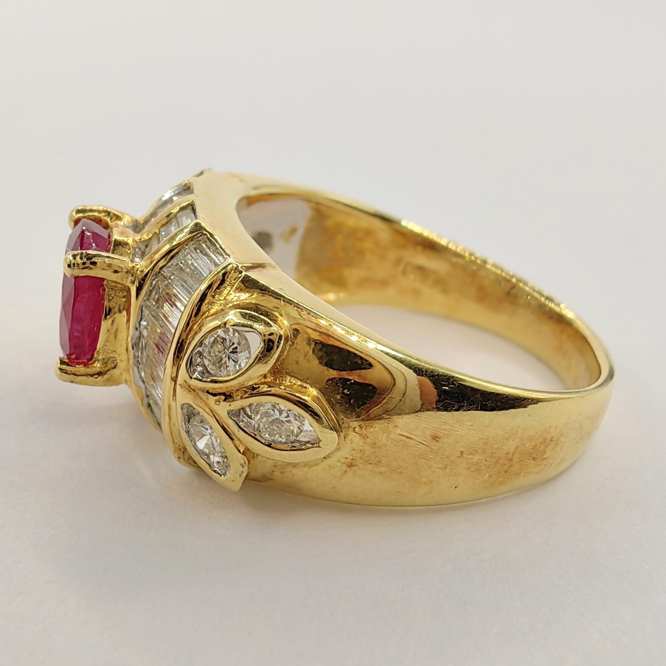 Women's Vintage Art Deco Round-cut Ruby Tapered Baguette Diamond Ring in 20K Yellow Gold For Sale