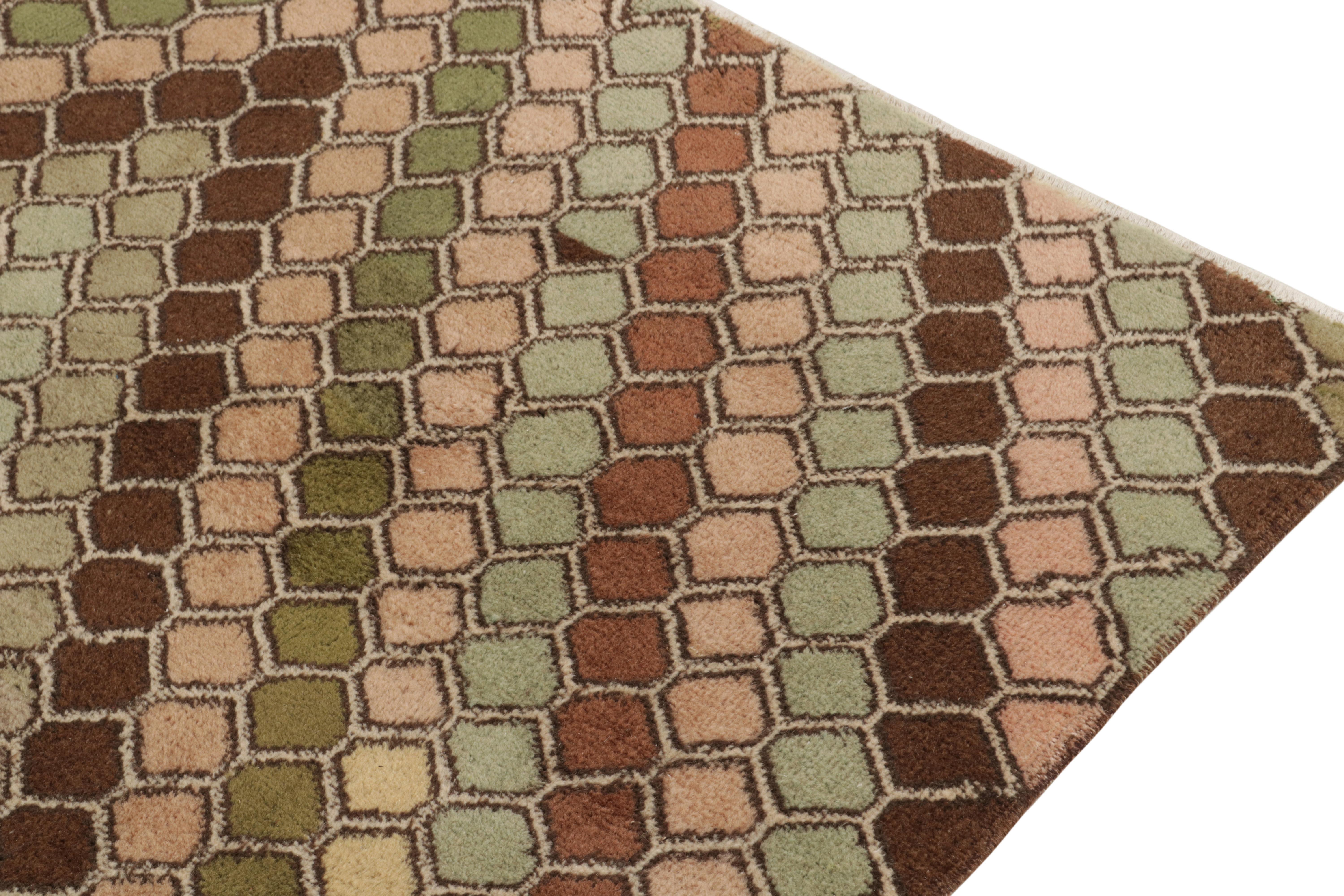 Vintage-Art-déco-Teppich im Vintage-Stil mit beige-braunem, rosa und blauem Diamantmuster von Teppich & Kelim (Handgeknüpft) im Angebot