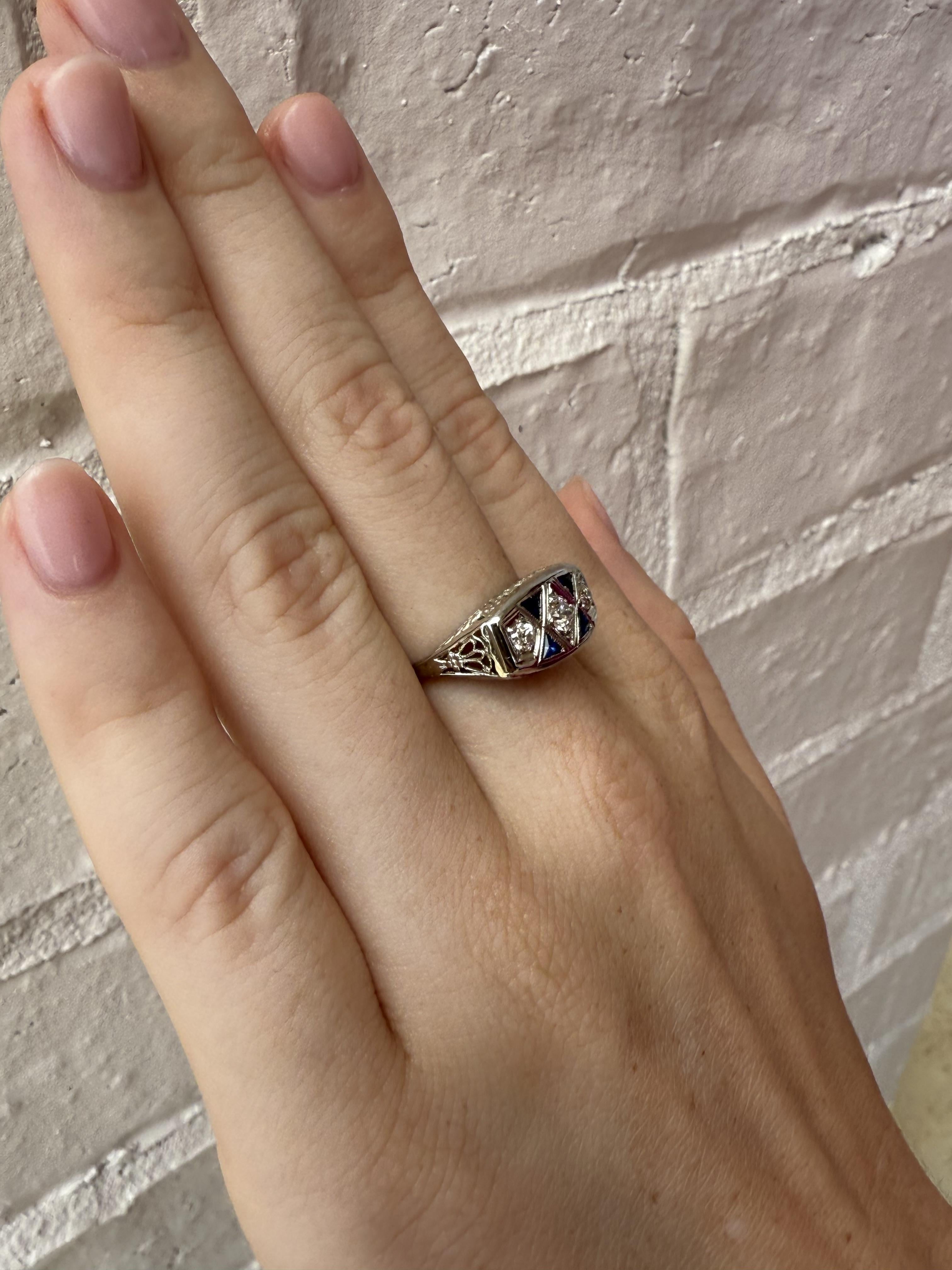 Vintage Art Deco Sapphire & Diamond Cocktail Ring 18K White Gold (Art déco) im Angebot