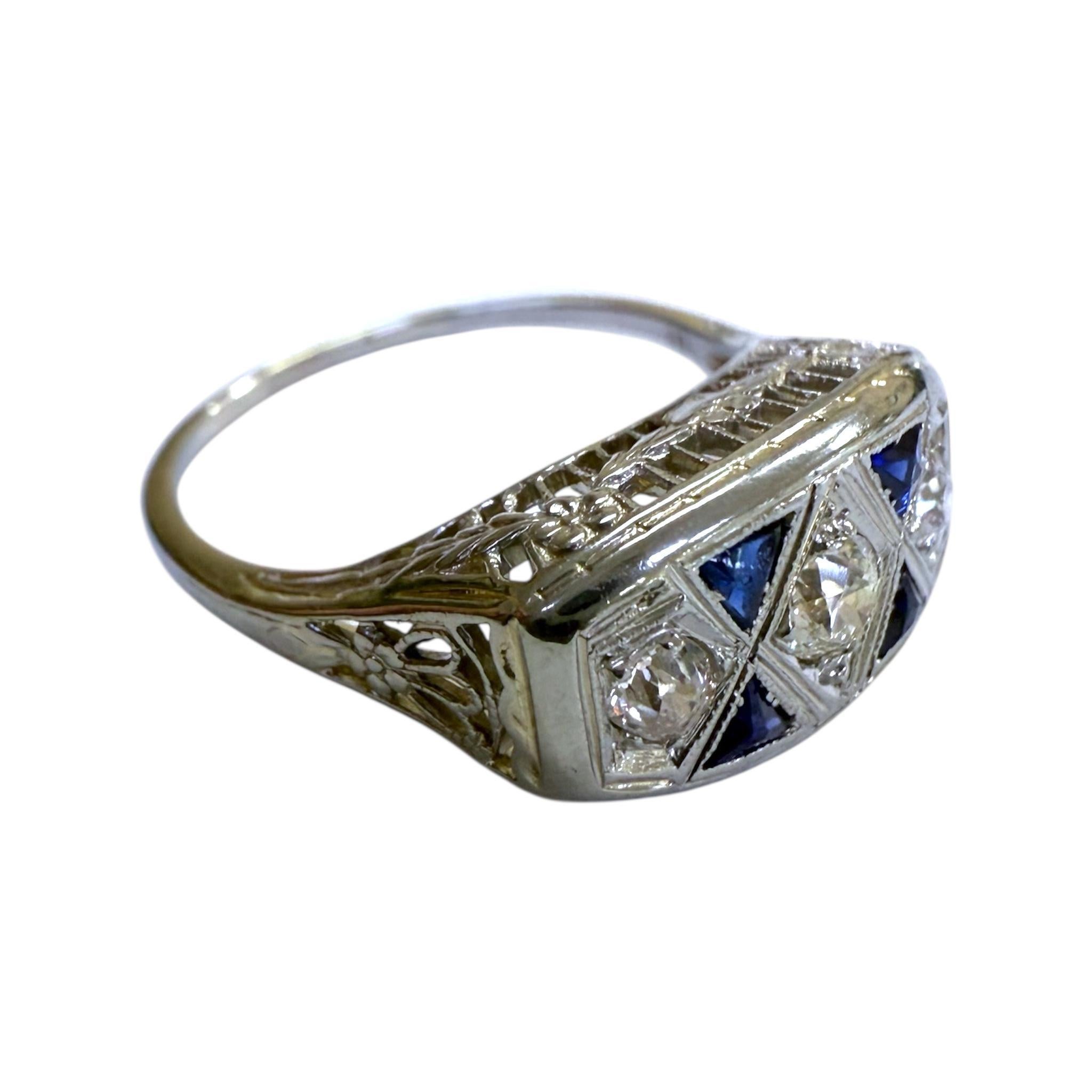Vintage Art Deco Sapphire & Diamond Cocktail Ring 18K White Gold im Angebot 1
