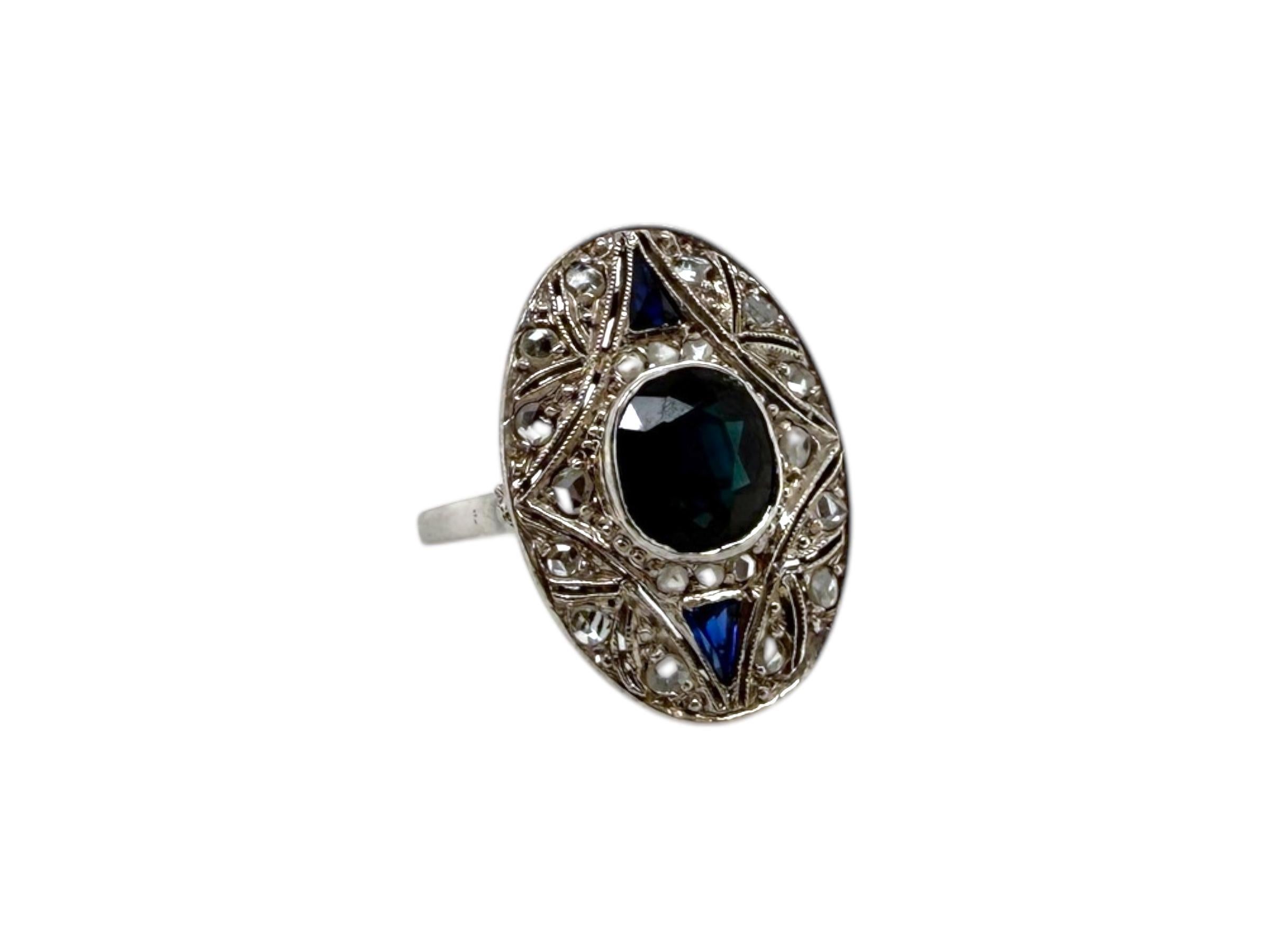 Taglio ovale Anello da cocktail con zaffiro e diamante taglio rosa Art of Vintage in vendita