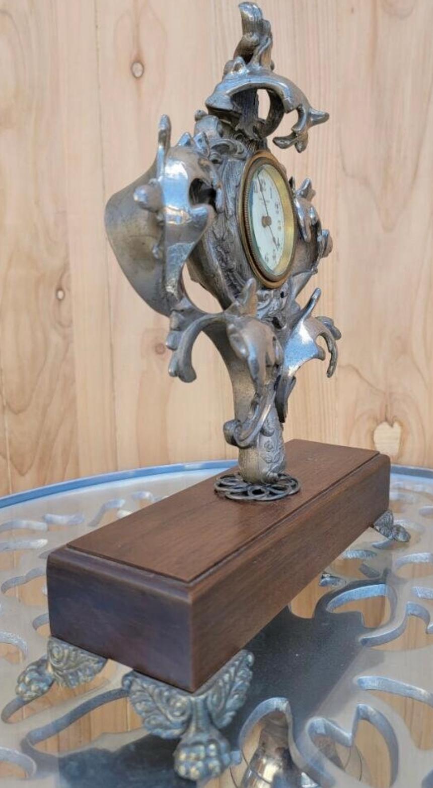 Vintage Art Deco Skulptur Silber New Haven Sammlerstück Schreibtisch/Mantel Uhr (Art déco) im Angebot