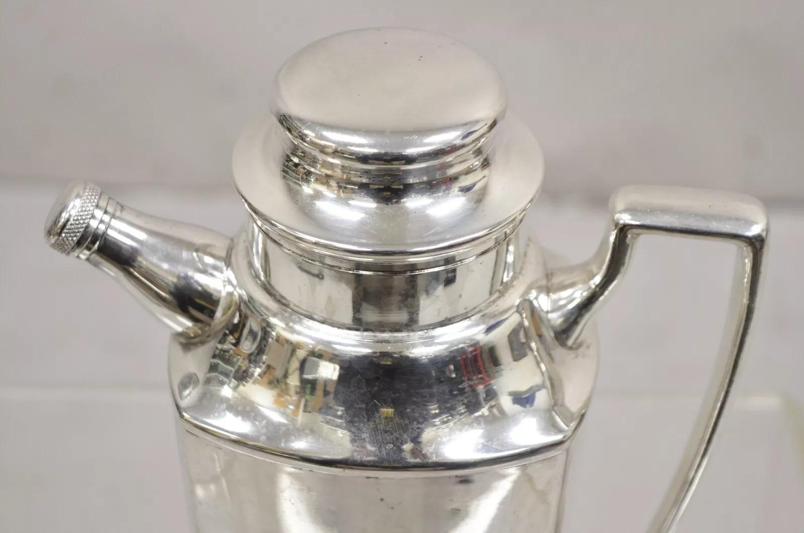 Vintage Art Deco Sheffield EPC Silver Plated Martini Shaker. Circa Mid 20th Century. Measurements: 11.5