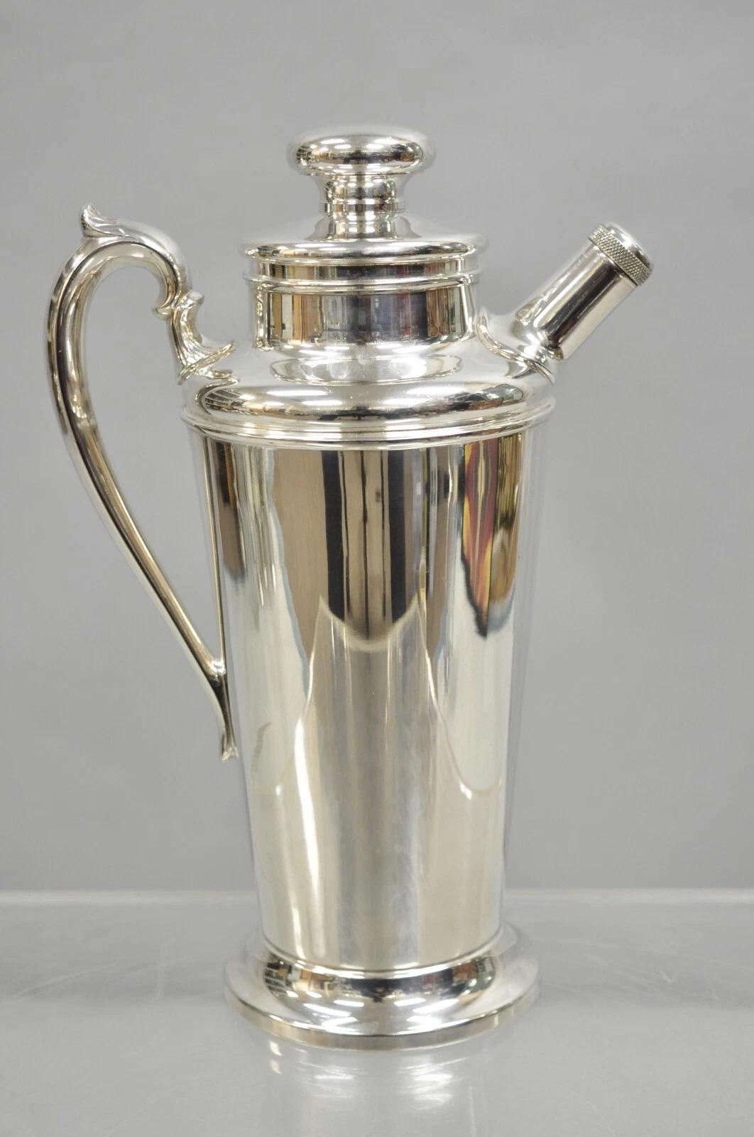 Vintage Art Deco Sheffield Silver Plated 332 USA Martini Cocktail Shaker. Circa Mid 20th Century. Measurements: 12