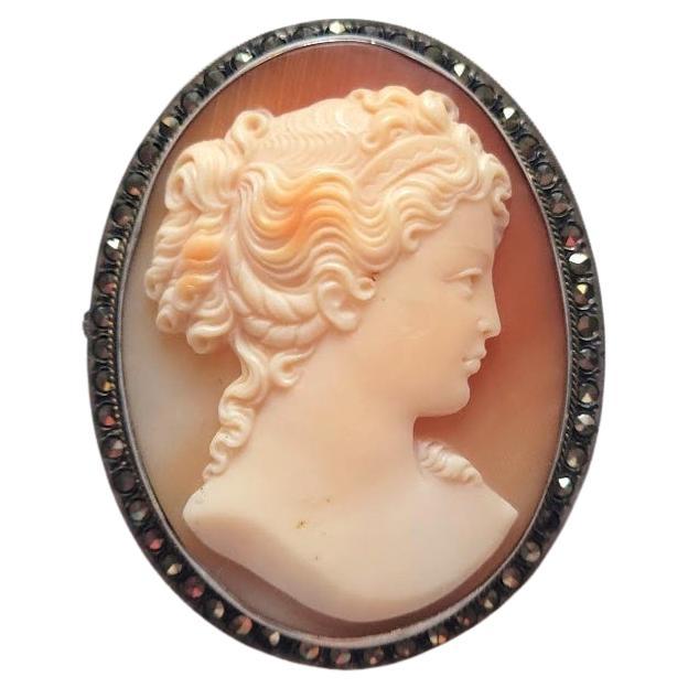 Vintage Art Deco Shell Cameo Brooch Young Lady For Sale