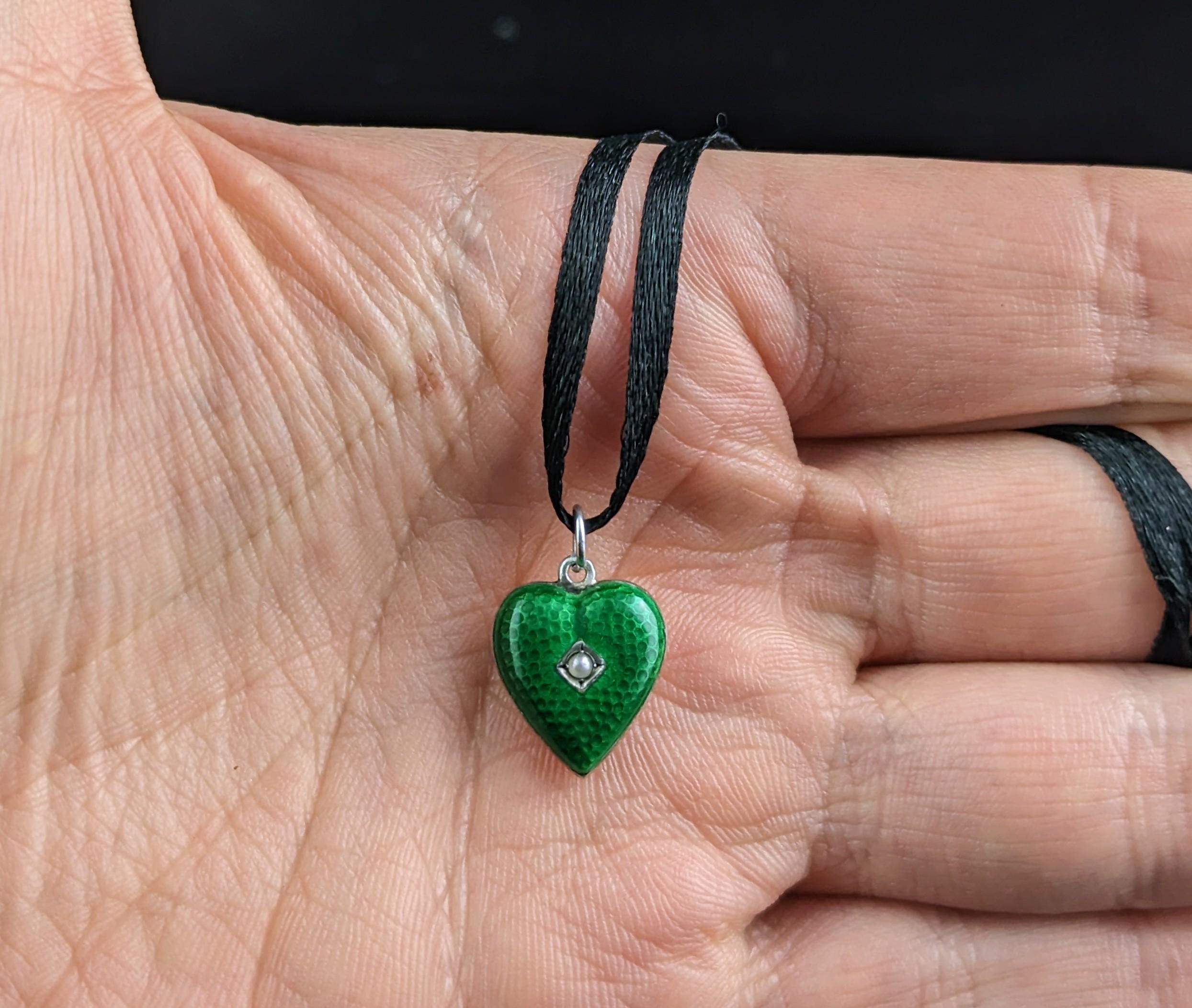 Vintage Art Deco Silver and Green Enamel Heart Pendant, Seed Pearl 5