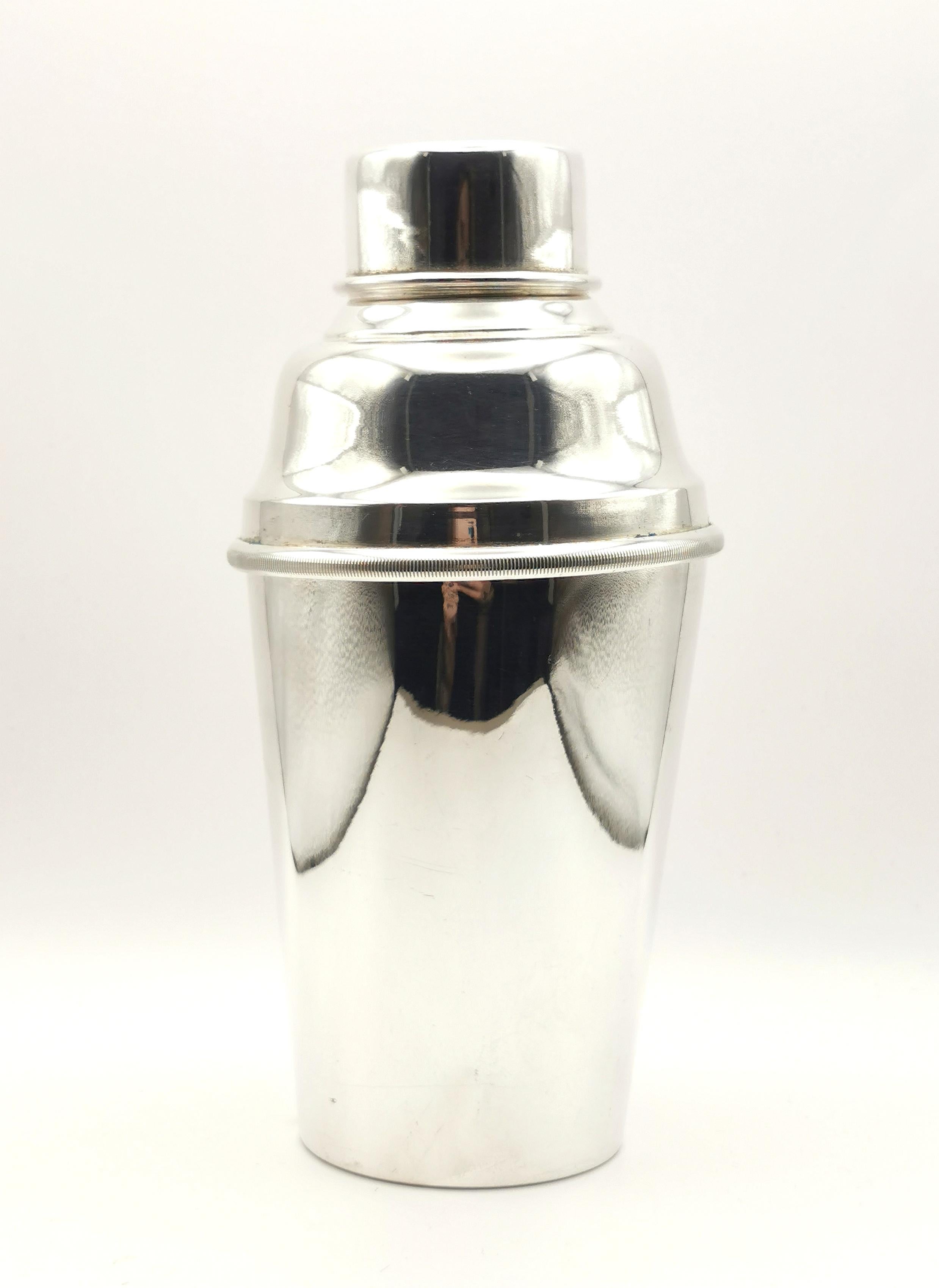 British Vintage Art Deco silver plated cocktail shaker, Mappin and Webb 
