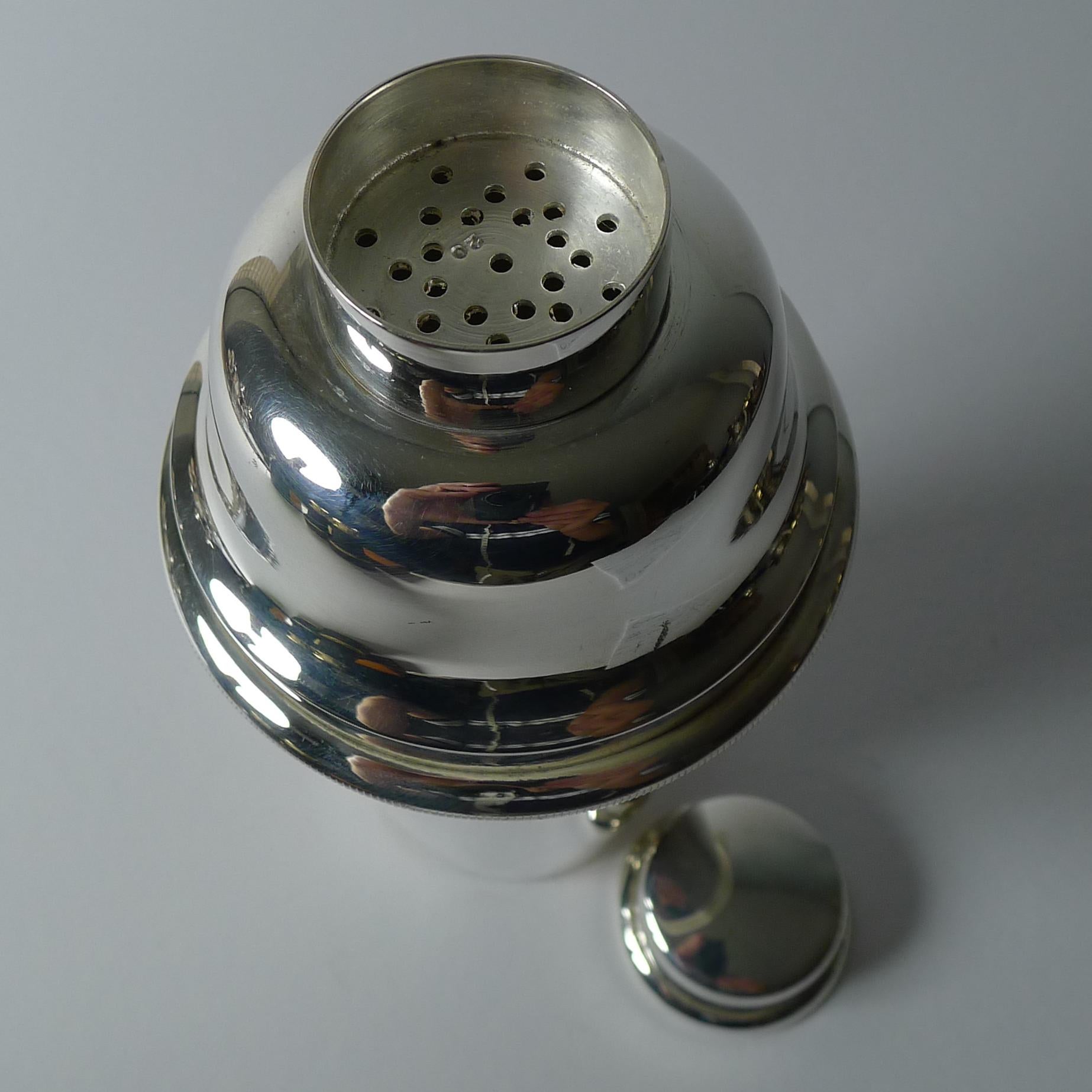 Francese Shaker da cocktail d'epoca in argento placcato Art Deco - Svizzera, 1930 ca. in vendita