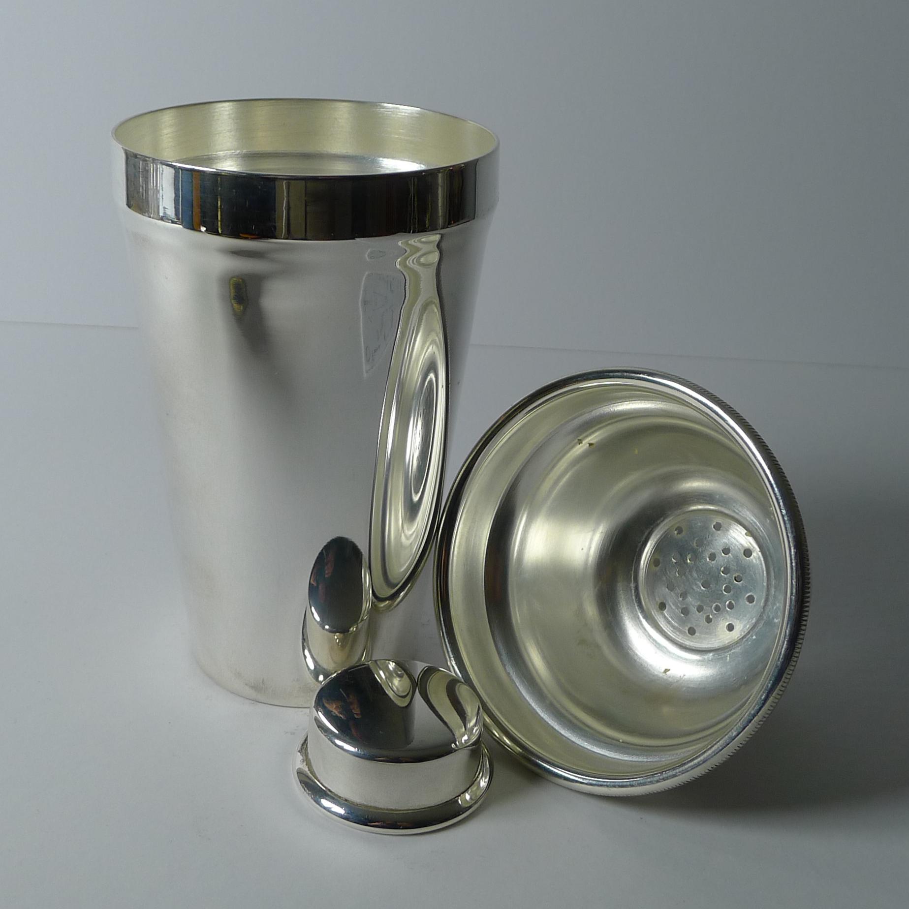 French Vintage Art Deco Silver Plated Cocktail Shaker - Switzerland c.1930 For Sale