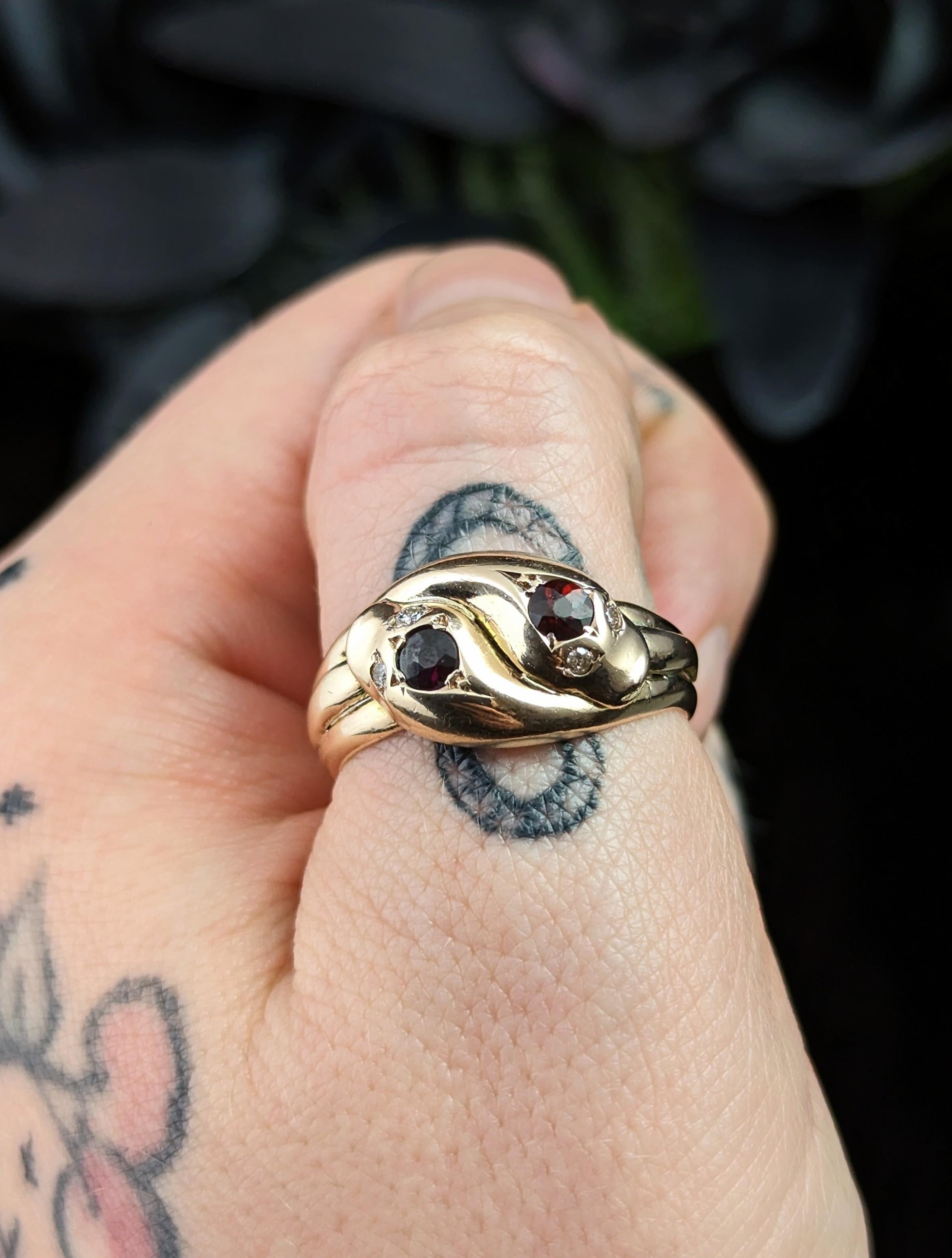 Vintage Art Deco Snake Ring, Garnet and Diamond, 9k Gold 3