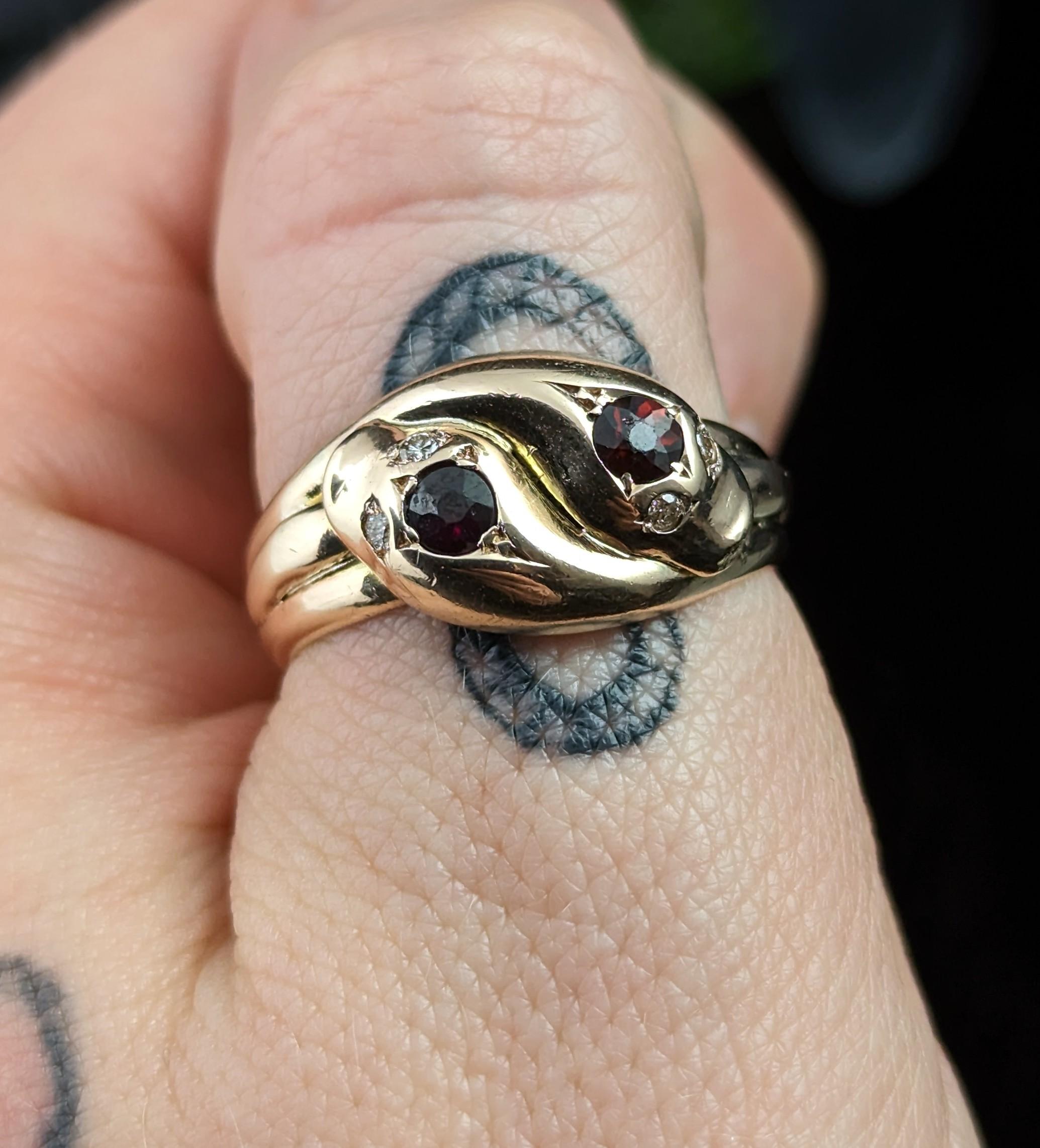 Vintage Art Deco Snake Ring, Garnet and Diamond, 9k Gold 4