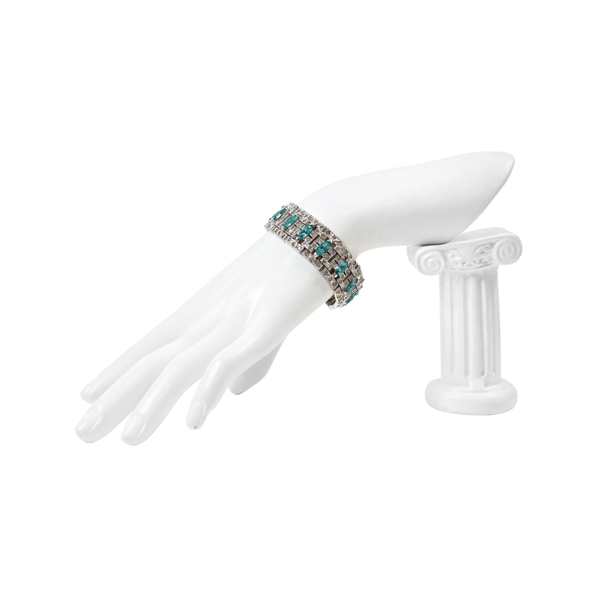 Bracciale vintage Art Deco a maglie quadrate e marquis blu Circa 1940s In condizioni buone in vendita a New York, NY