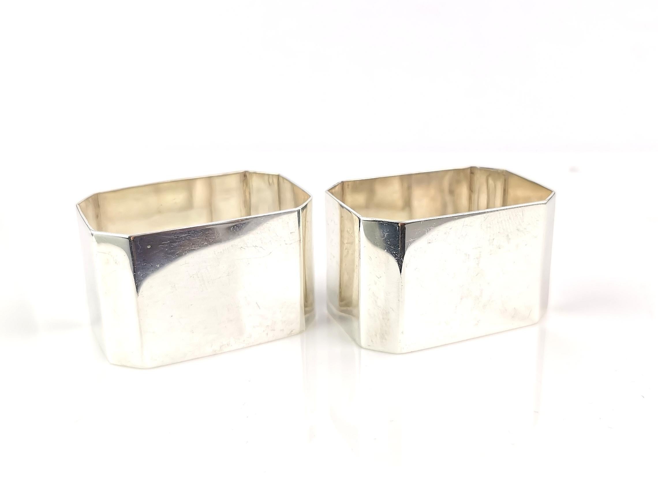 Sterling Silver Vintage Art Deco sterling silver napkin rings, Pair, Geometric  For Sale