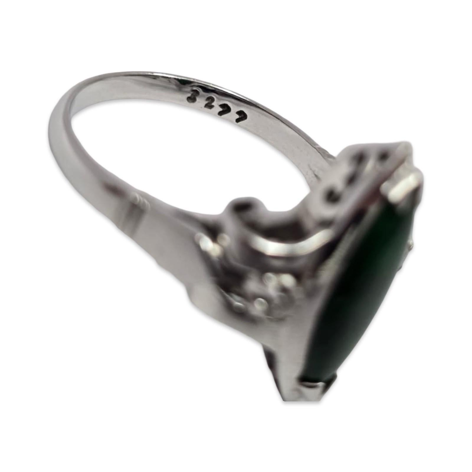 Vintage Art Deco-Stil 14K Weißgold Marquise Jade Ring mit Diamant-Akzenten im Angebot 1