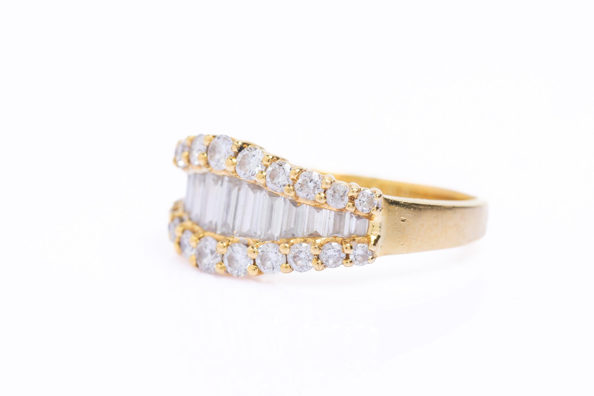 Anello vintage in stile Art Deco con pavé di diamanti in oro 18 ct. in vendita 1