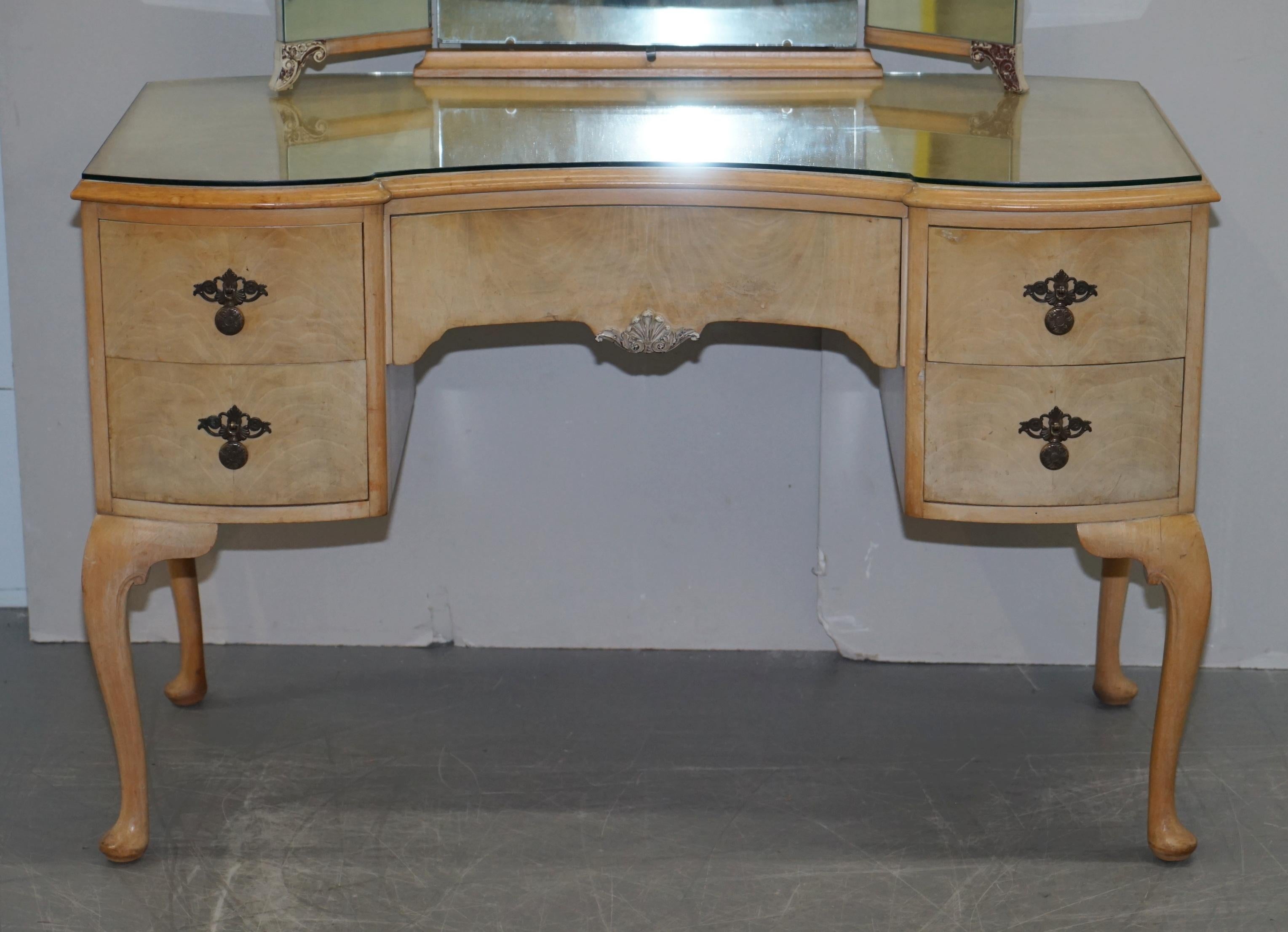 1940s dressing table with mirror