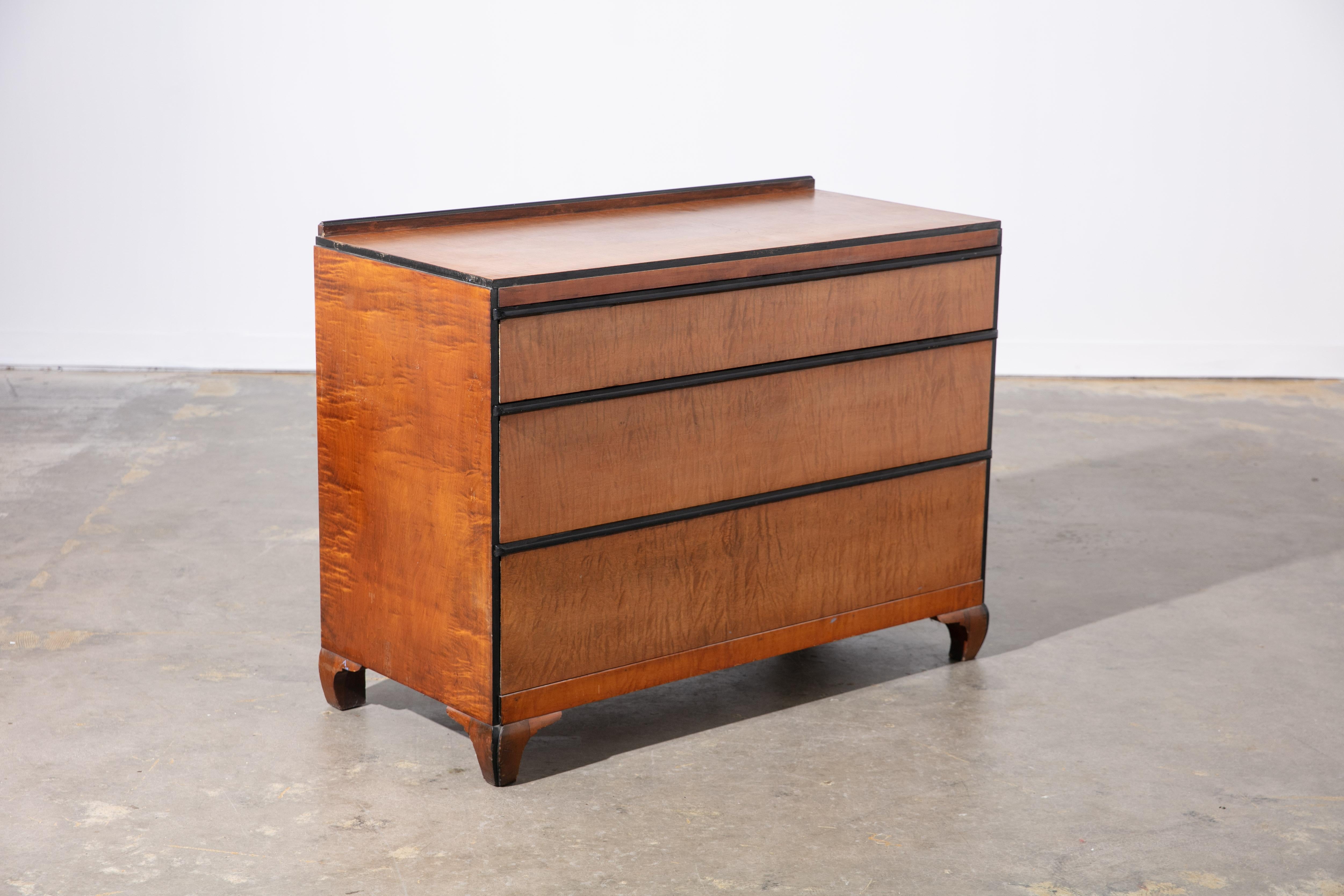 Comò a 3 cassetti in stile Art Déco vintage con dettagli ebanizzati in vendita 1