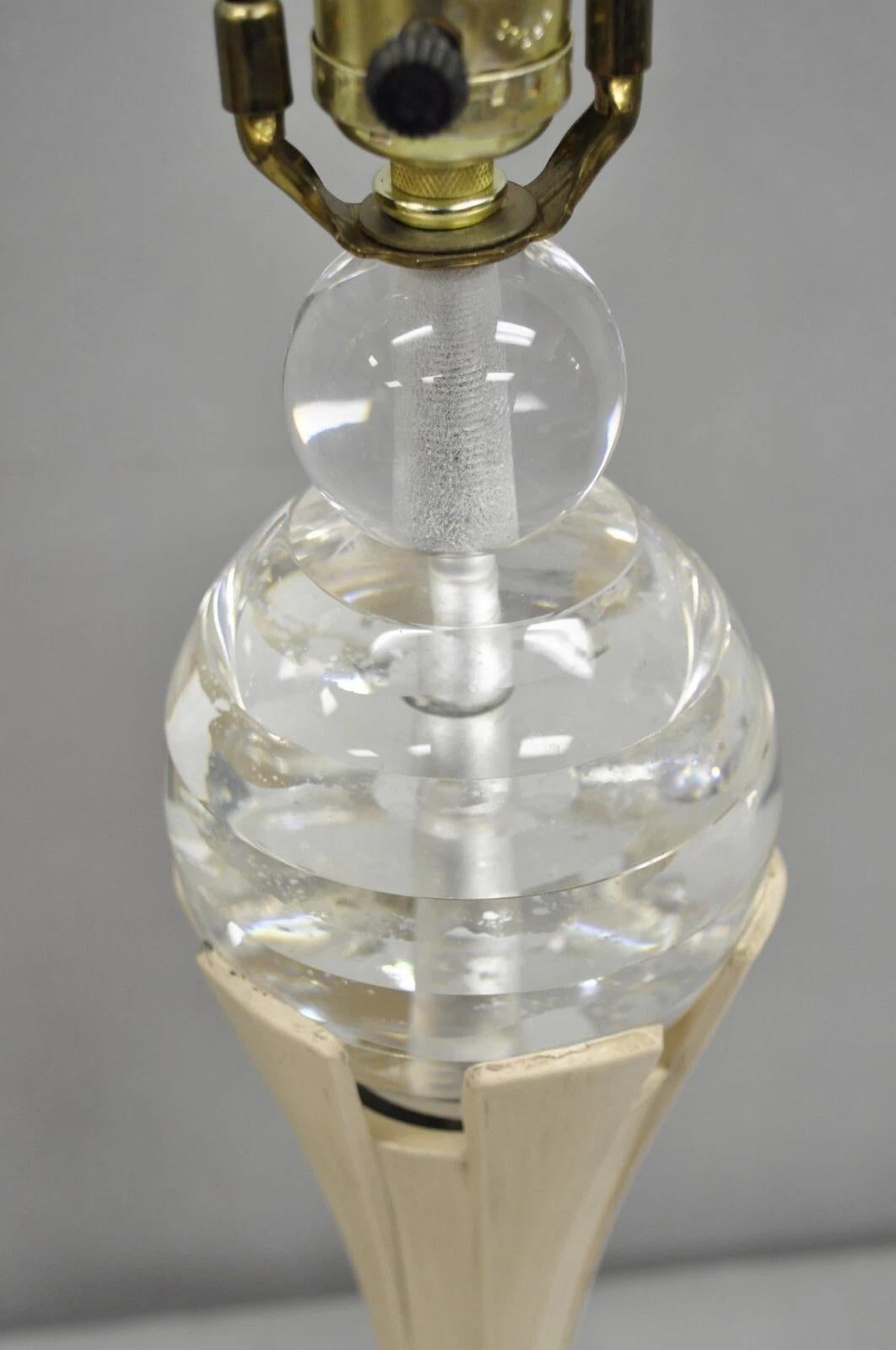 Vintage Art Deco Stil Acryl Lucite Sphere Tapered Tischlampen - ein Paar im Angebot 2