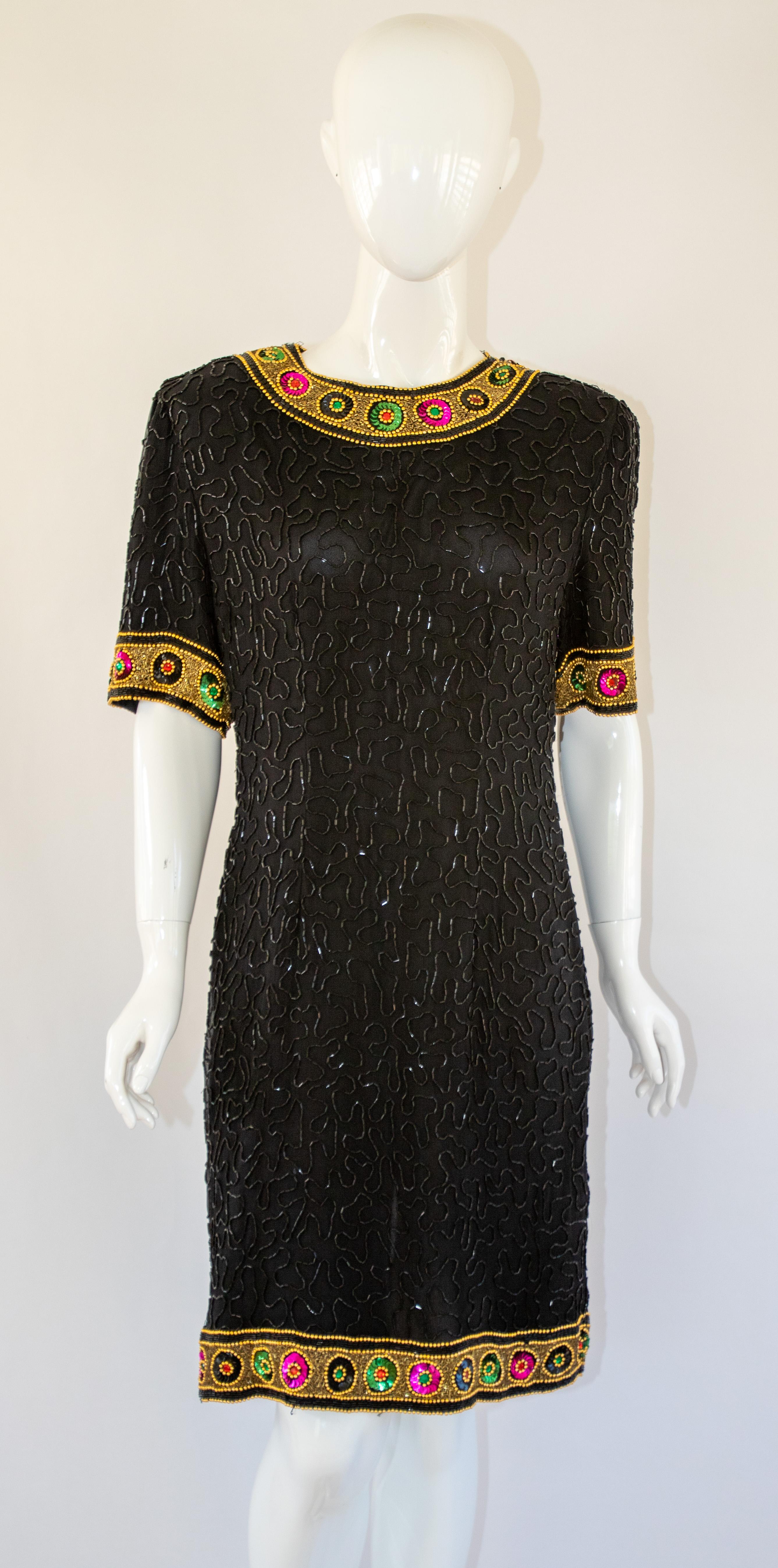 Noir Mini robe perlée noire et dorée de style Art déco vintage en vente